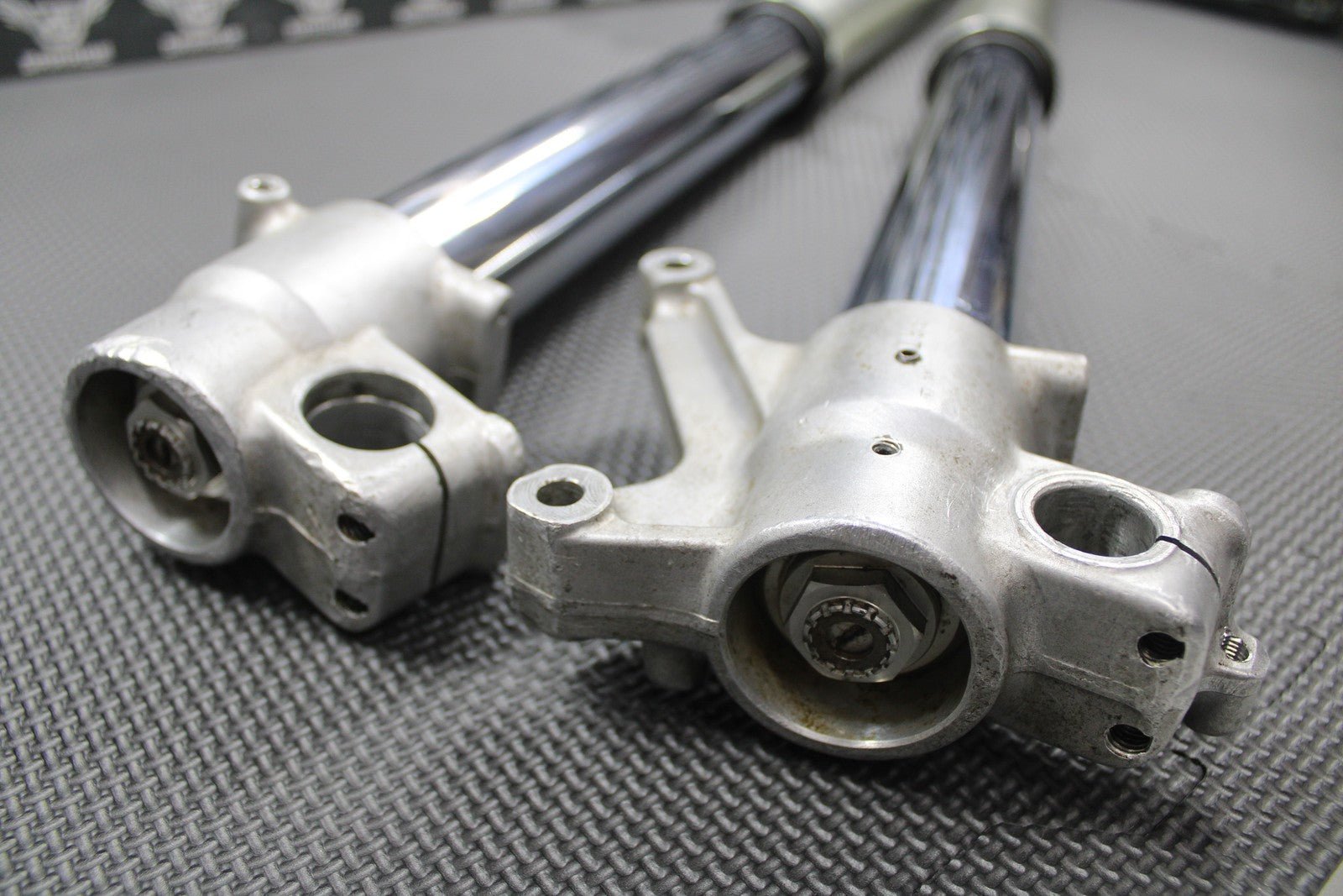 1999 SUZUKI RM250 MODEL X OEM 49MM RIGHT LEFT FRONT SUSPENSION FORKS SHOCKS - hggarage