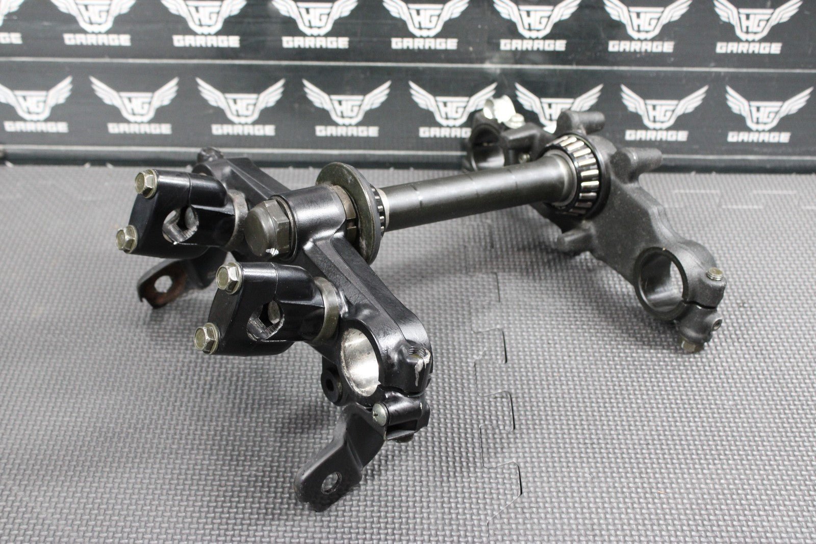 2005 SUZUKI DR200SE OEM FRONT FORKS LOWER UPPER TRIPLE TREE STEM CLAMP NICE! - hggarage