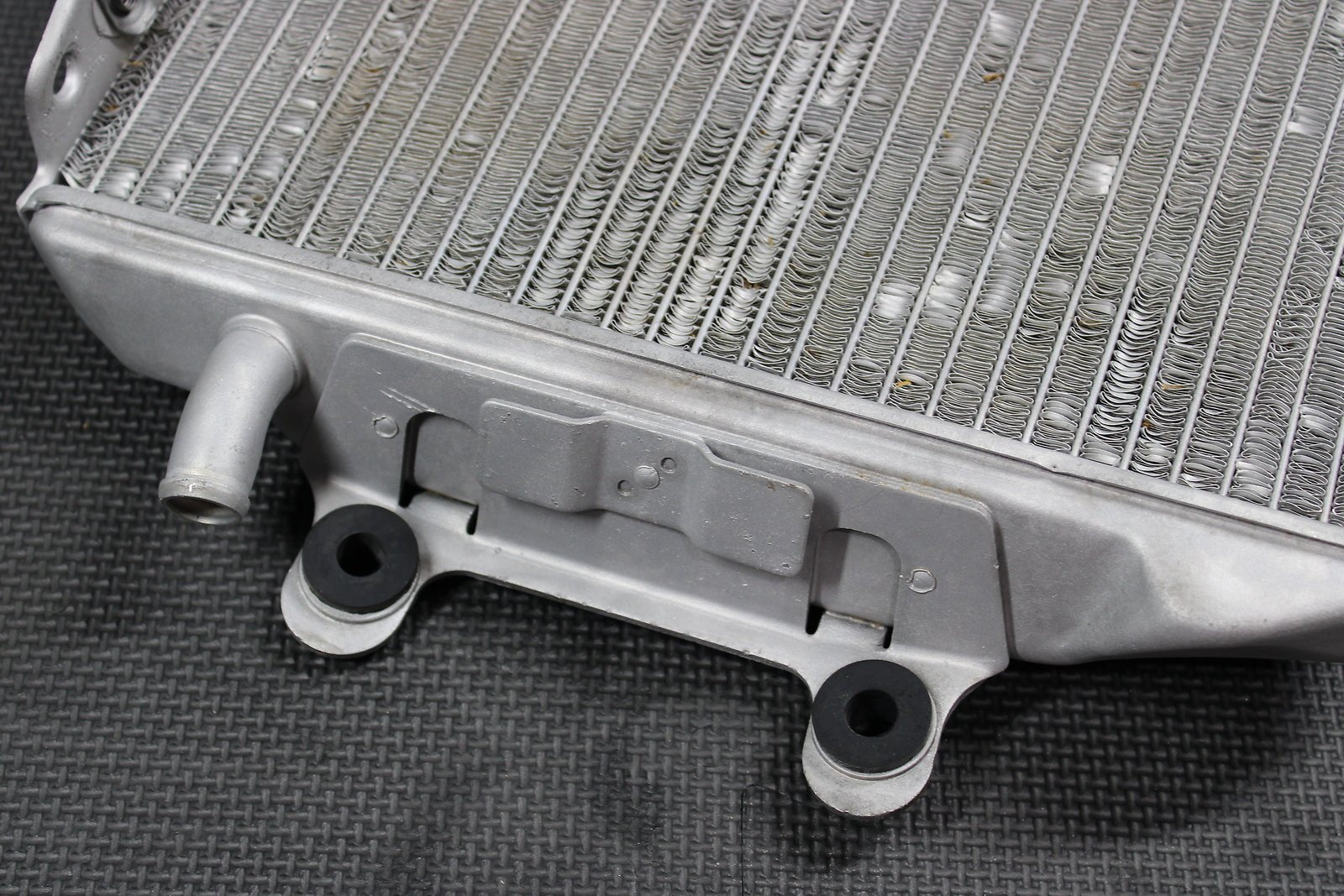 1999 Honda CR125R OEM Engine Motor Cooling Cooler Radiator 19100 - KZ4 - J10 - hggarage