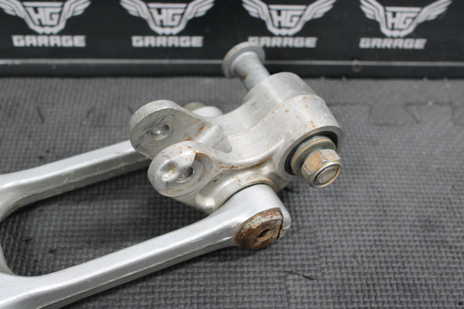 2009 YAMAHA YZ250F YZ450F OEM REAR SHOCK LINKAGE LINKS 17D - 2217A - 00 - 00 - hggarage