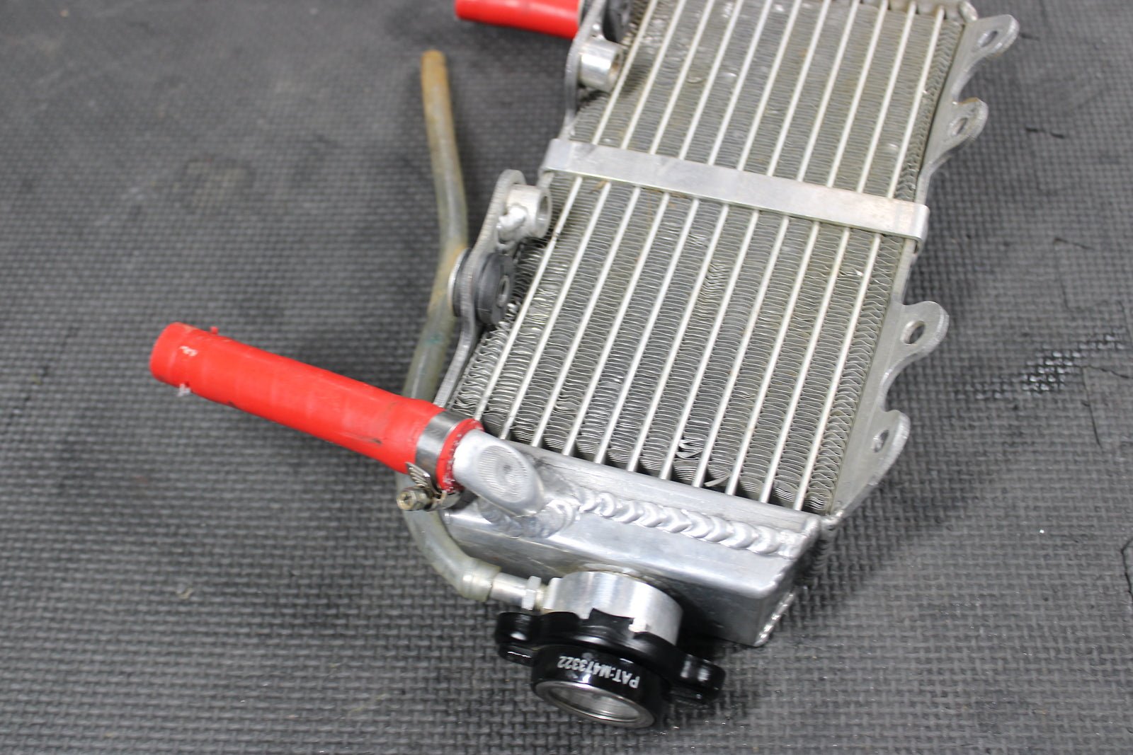 2008 HONDA CRF150RB CRF150R AFTERMARKET OVERSIZED RIGHT FILL RADIATOR COOLER CAP - hggarage