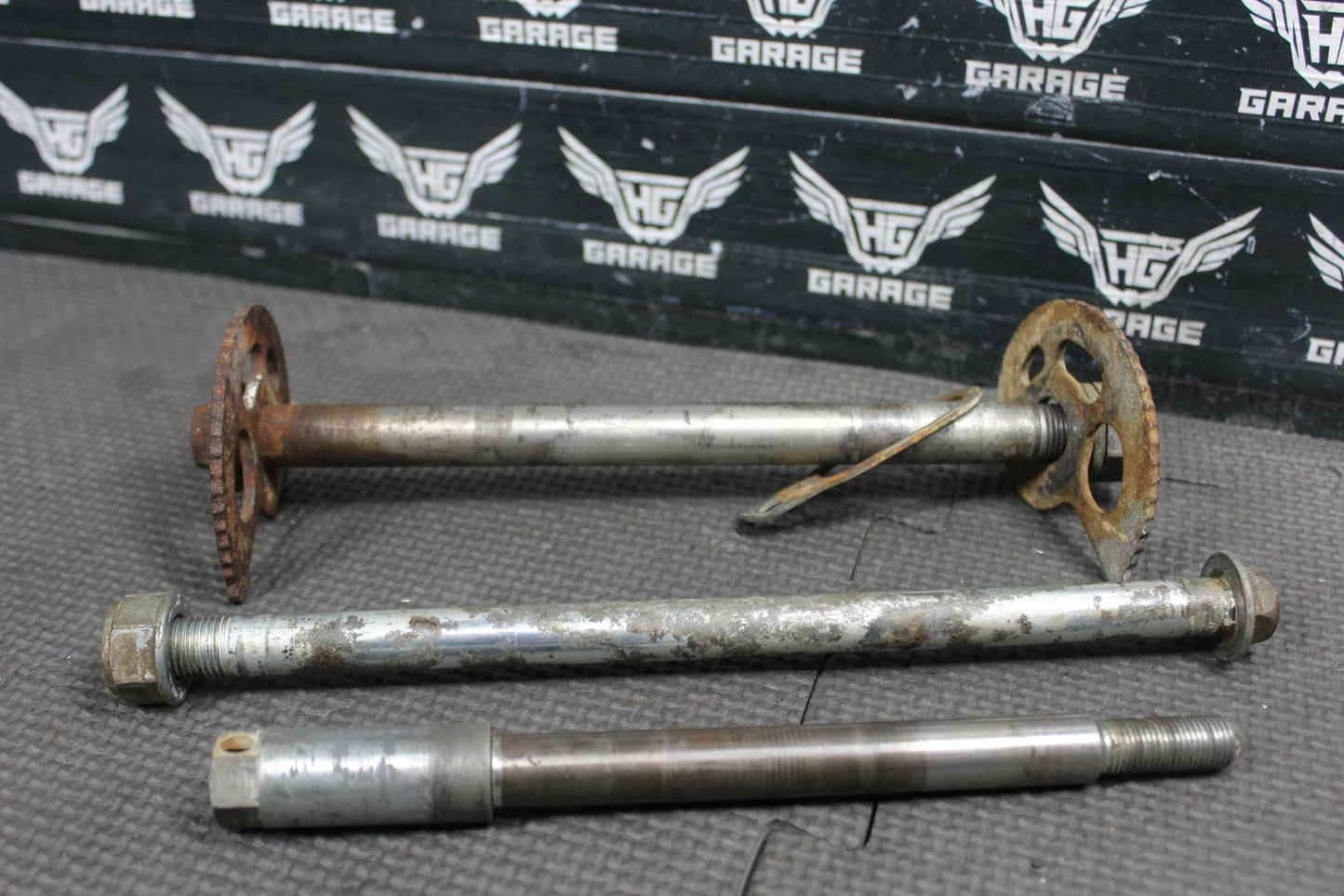 1990 HONDA XR200R OEM FRONT WHEEL RIM AXLE PIVOT BOLT 44301 - KK0 - 770 - hggarage