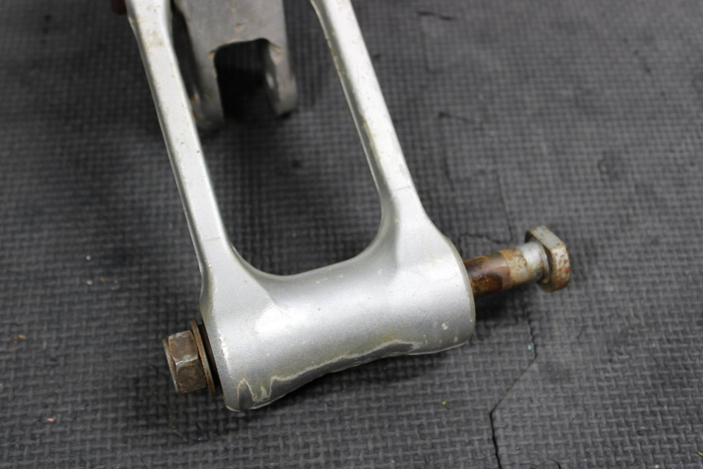 2009 YAMAHA YZ250F YZ450F OEM REAR SHOCK LINKAGE LINKS 17D - 2217A - 00 - 00 - hggarage