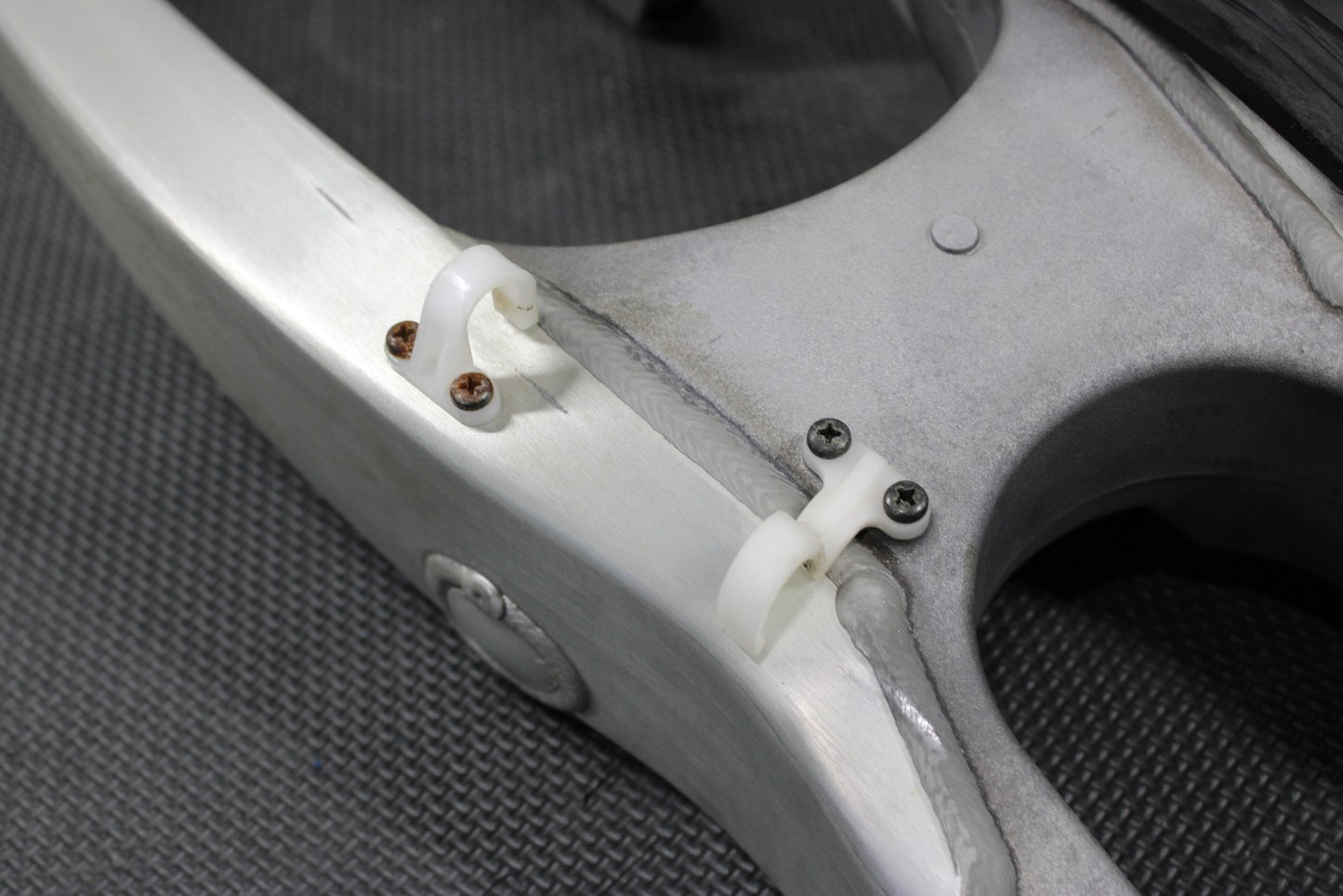 2005 YAMAHA YZ450F OEM SWINGARM SWING ARM SUSPENSION 1C3 - 22110 - 00 - 00 MINT! - hggarage