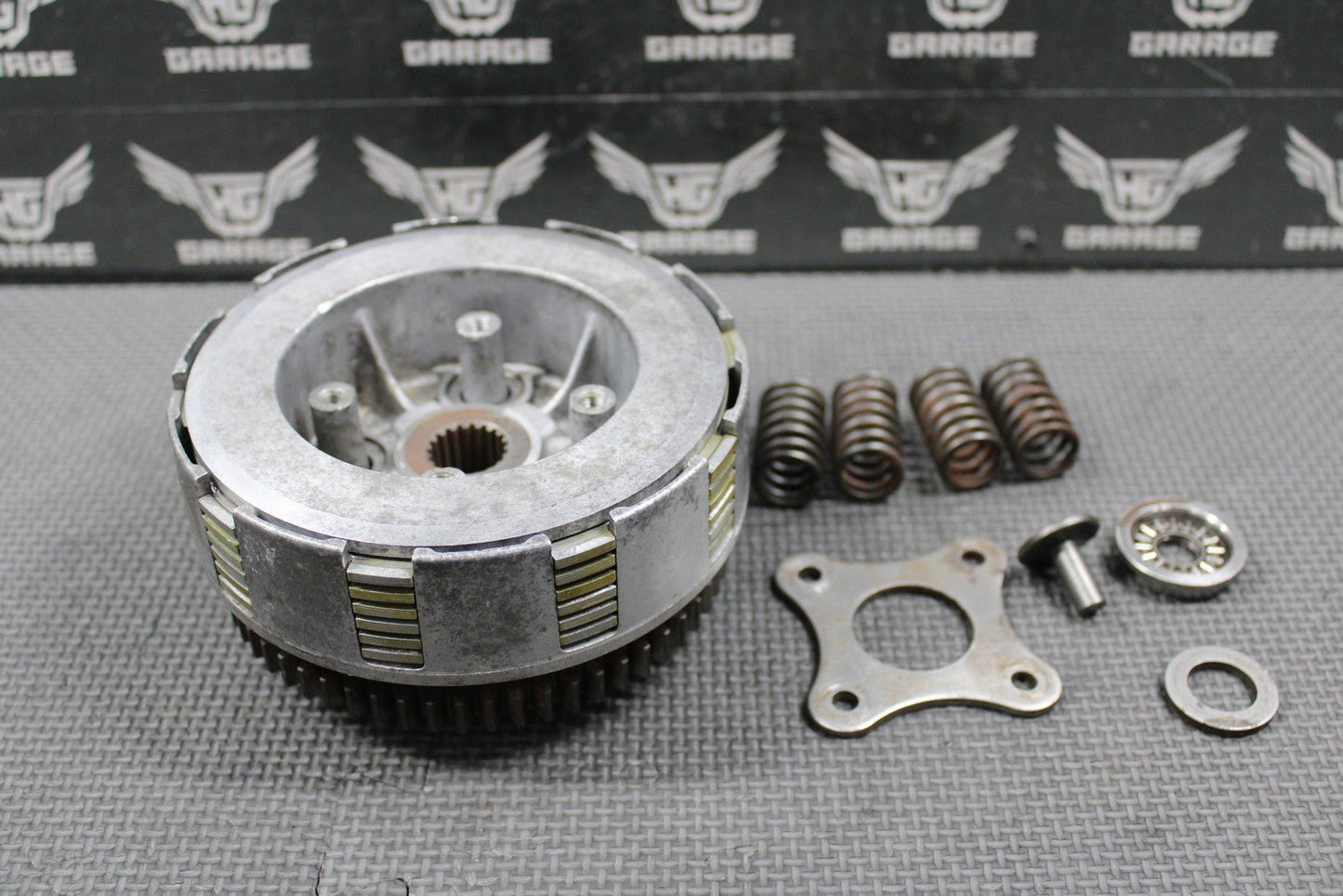 1989 HONDA 88 - 95 XR250R OEM CLUTCH BASKET HUB PRESSURE PLATE W PLATES SPRINGS - hggarage