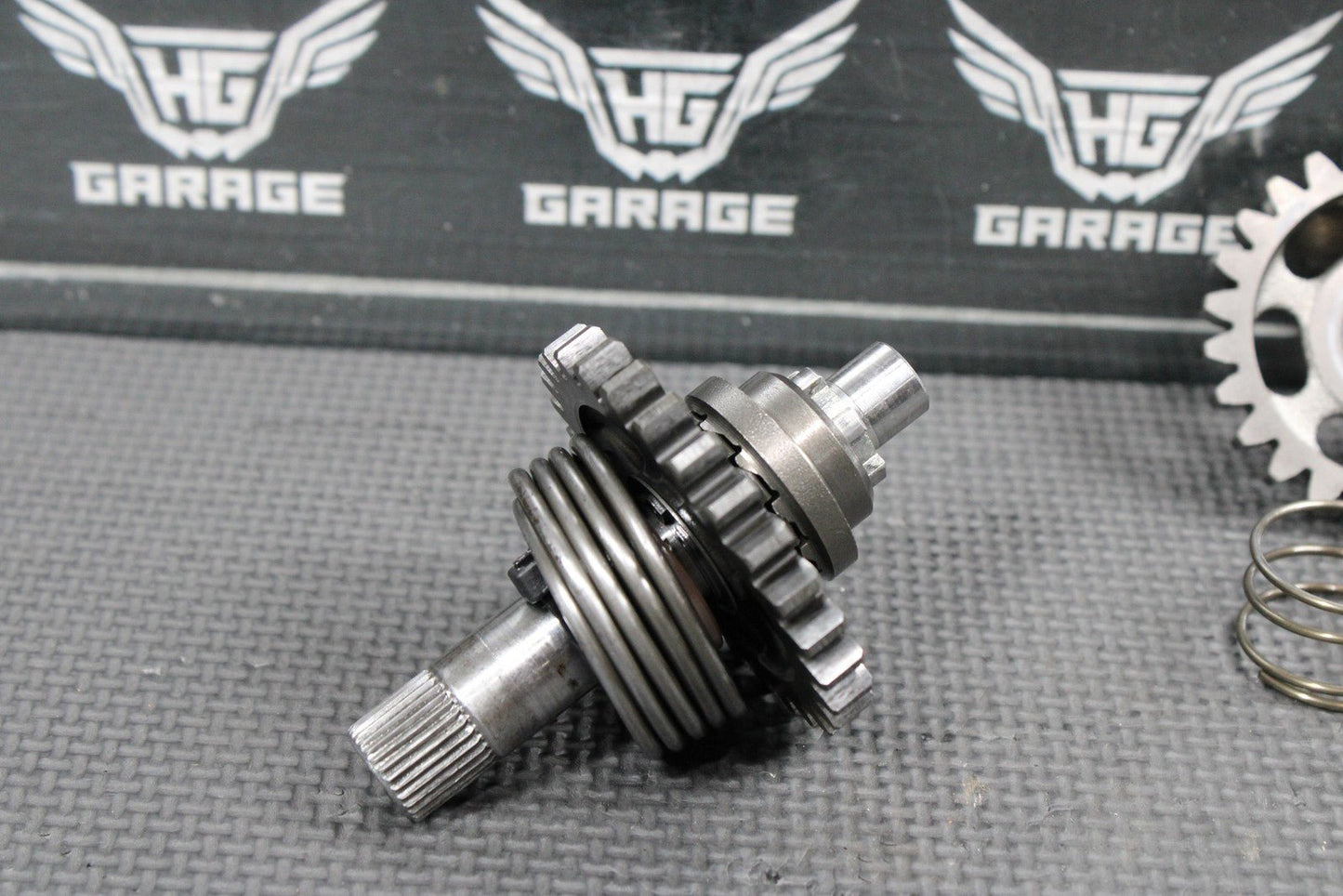 2000 SUZUKI RM125 96 - 00 OEM KICKSTART KICK START SHAFT W IDLER GEAR 26211 - 27C02 - hggarage