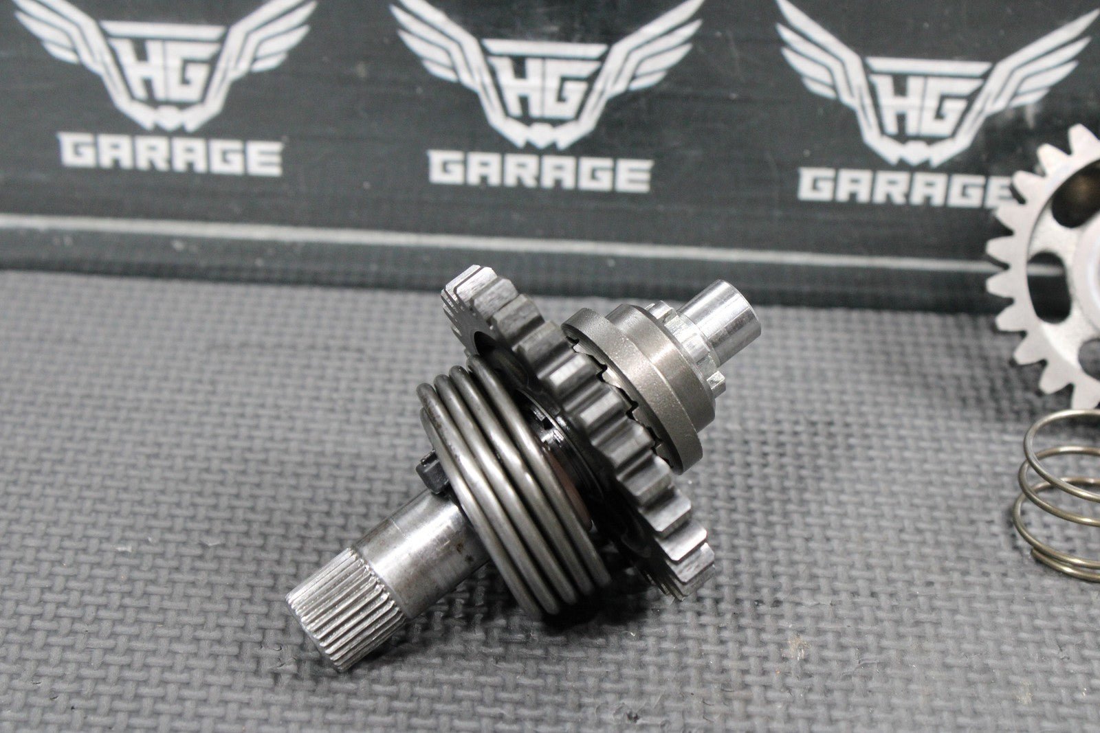2000 SUZUKI RM125 96 - 00 OEM KICKSTART KICK START SHAFT W IDLER GEAR 26211 - 27C02 - hggarage
