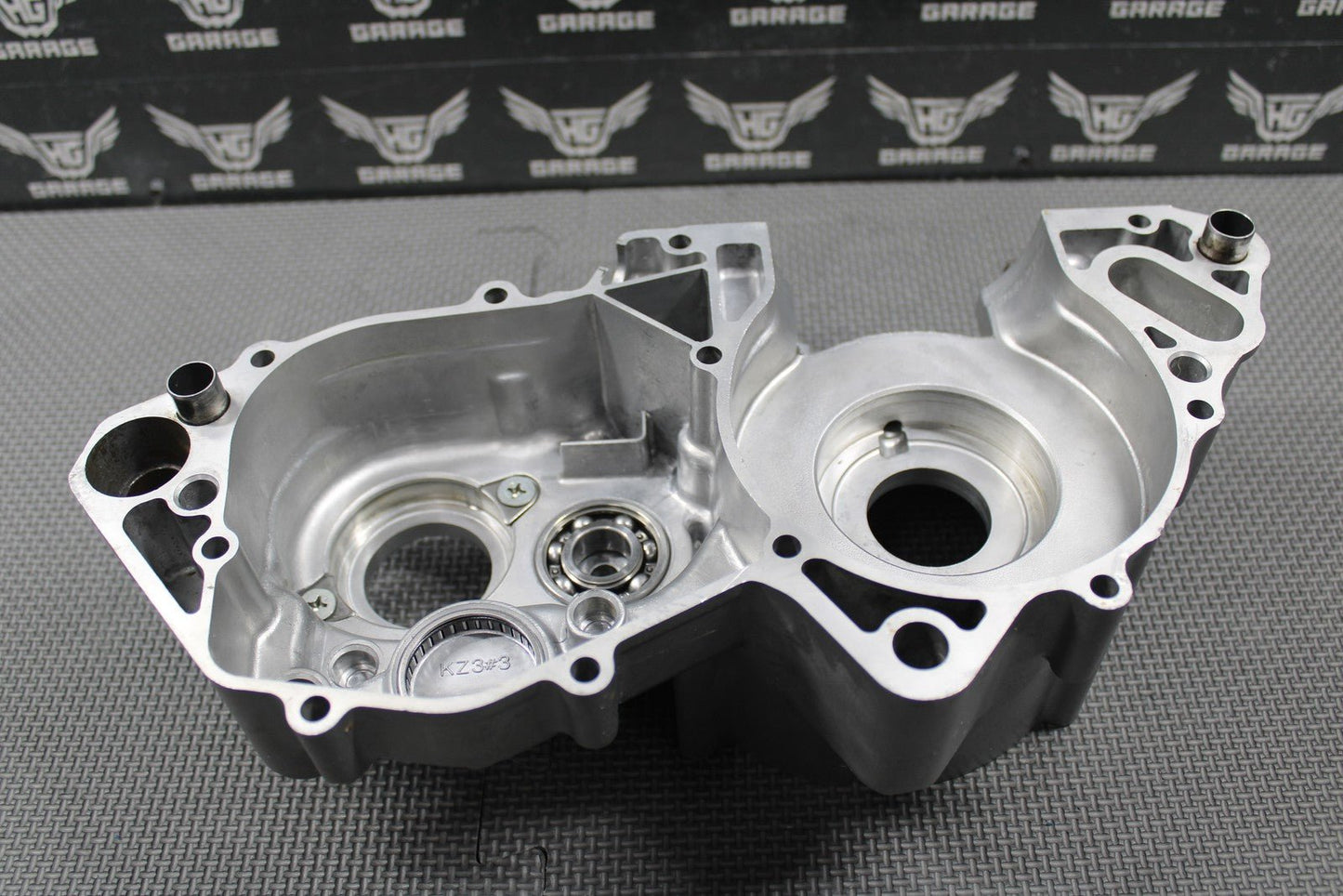 2000 2001 HONDA CR250R OEM LEFT ENGINE CRANKCASE CRANK CASE 11200 - KZ3 - P00 NICE!! - hggarage