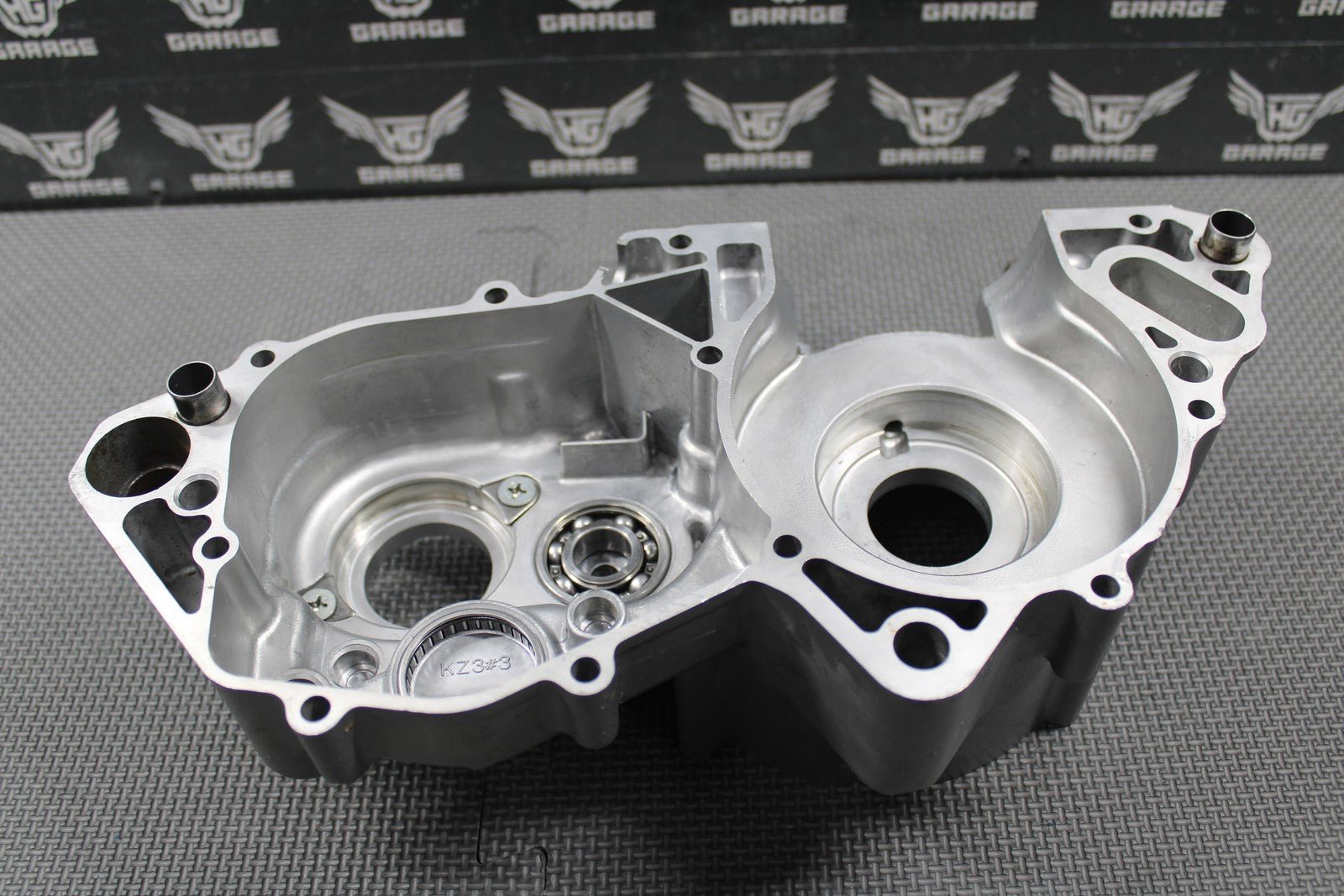 2000 2001 HONDA CR250R OEM LEFT ENGINE CRANKCASE CRANK CASE 11200 - KZ3 - P00 NICE!! - hggarage