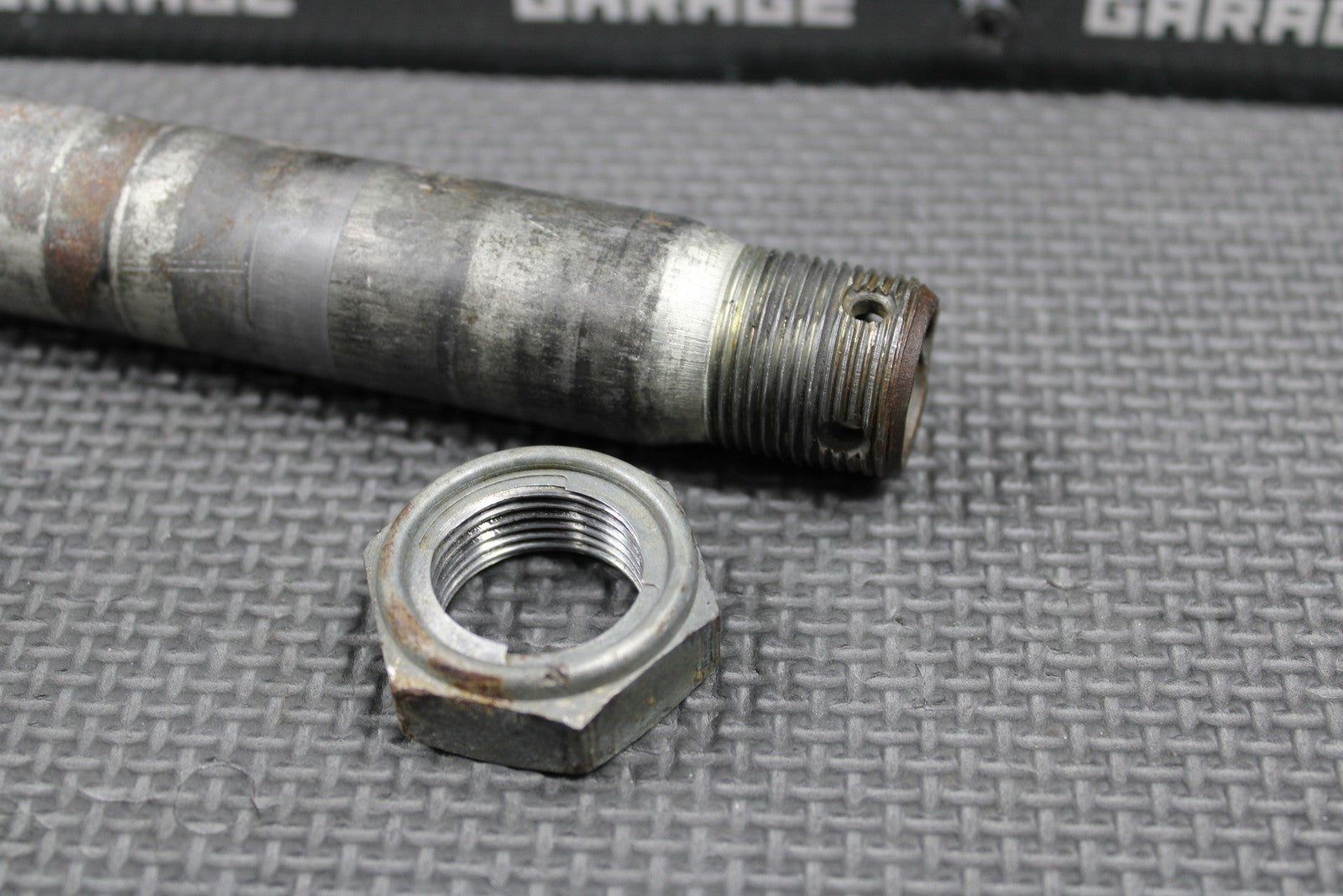 2007 KAWASAKI KX250F OEM REAR AXLE BACK WHEEL RIM PIVOT BOLT AXEL 41068 - 1466 - hggarage