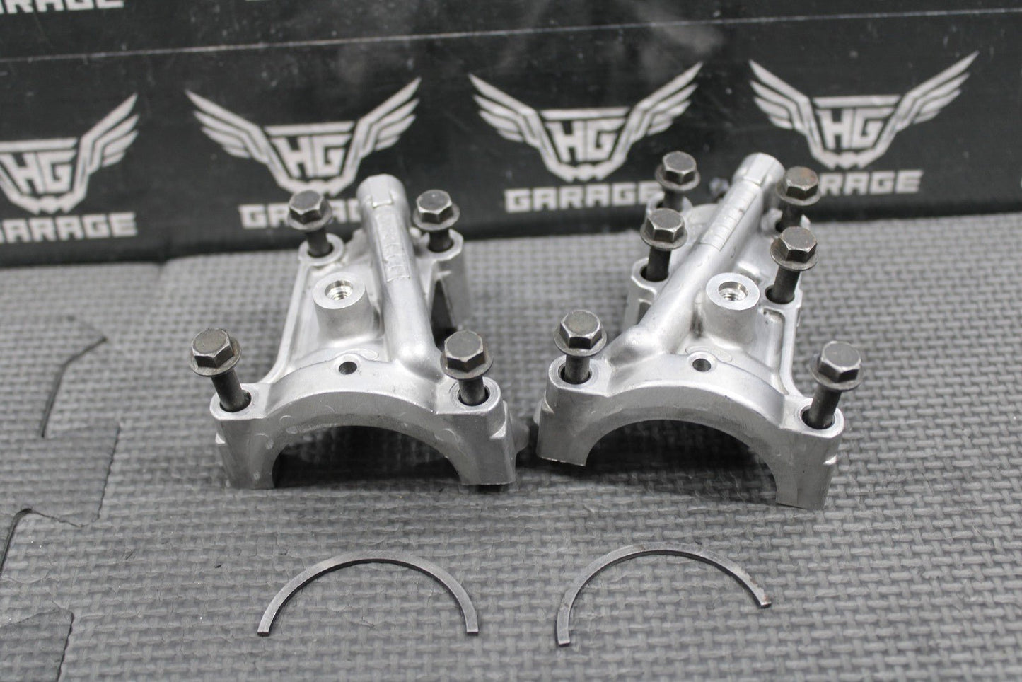 2003 YAMAHA 03 - 05 YZ450F WR450F OEM CYLINDER HEAD CAM CAPS CAMSHAFT TOWERS BOLTS - hggarage
