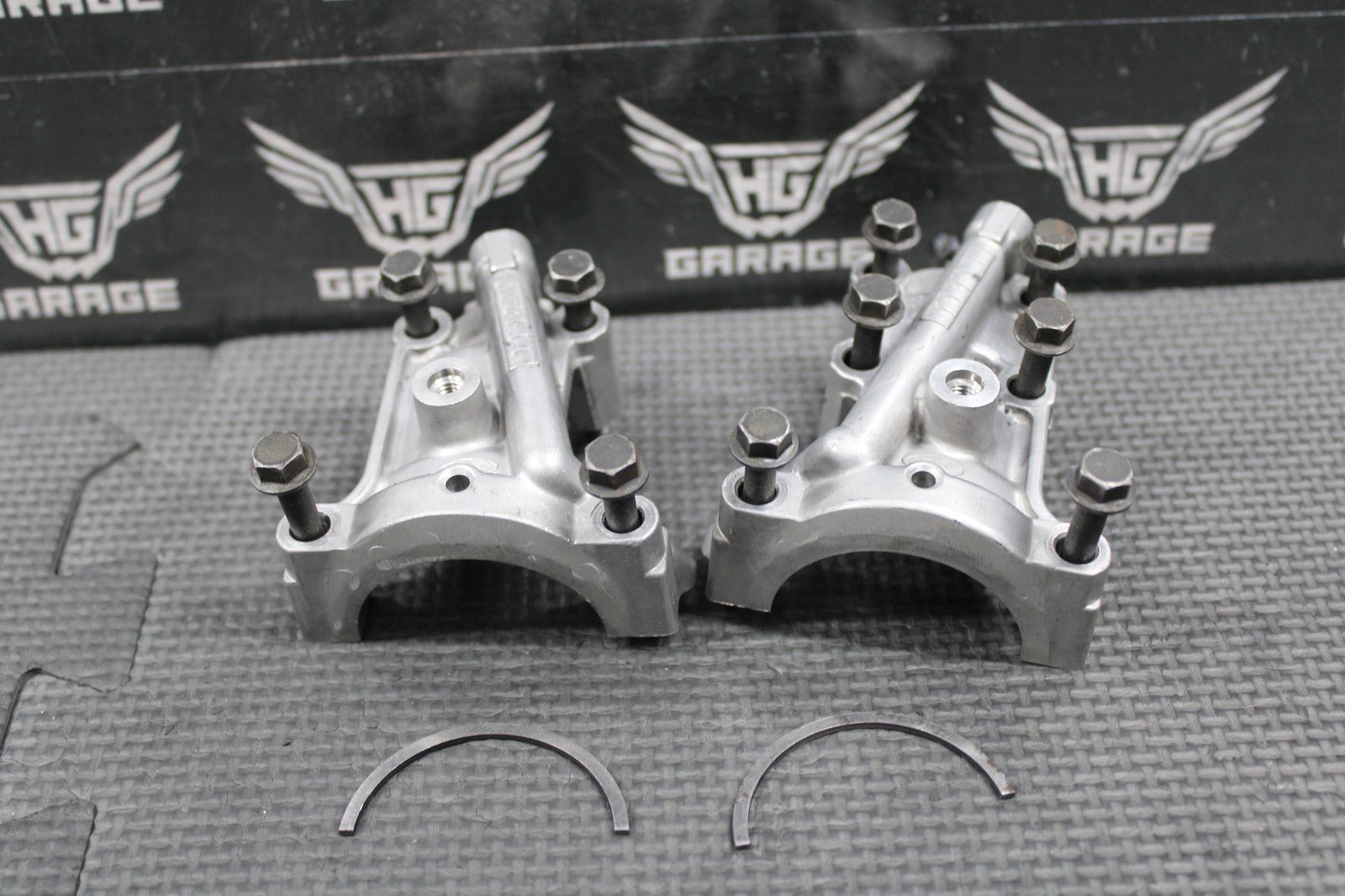 2003 YAMAHA 03 - 05 YZ450F WR450F OEM CYLINDER HEAD CAM CAPS CAMSHAFT TOWERS BOLTS - hggarage