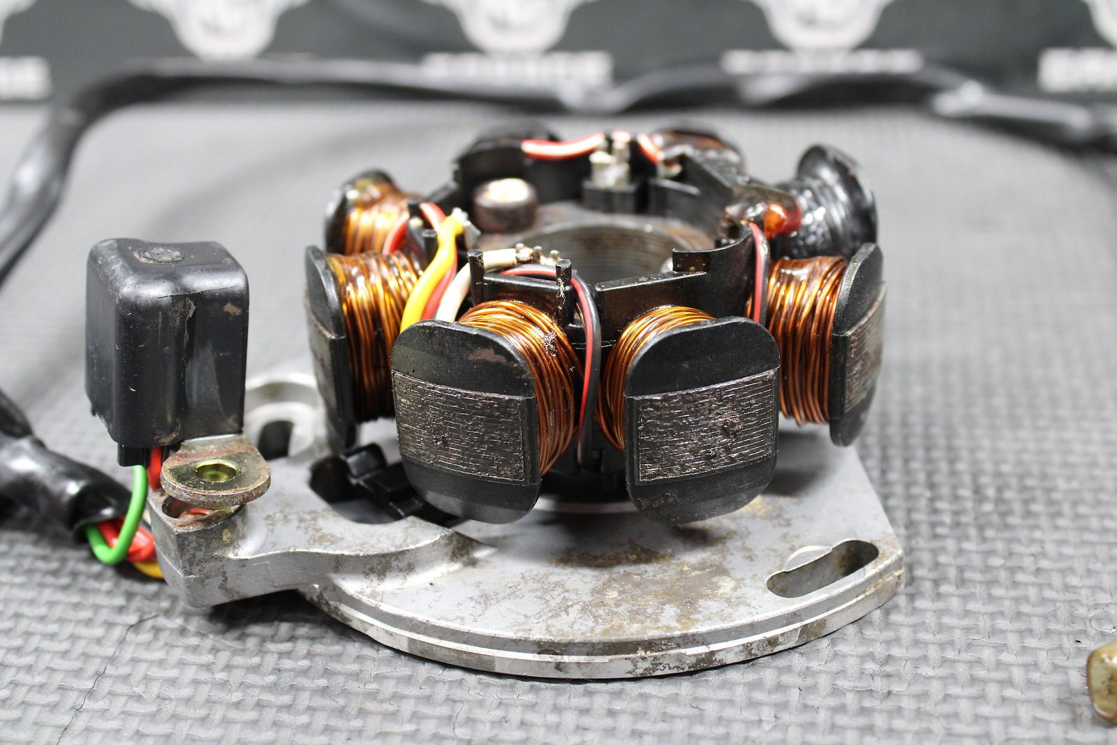 2001 KTM 300 EXC OEM 2K - 3 STATOR MAGNETO ALTERNATOR 50339004200 REPAIR ONLY - hggarage