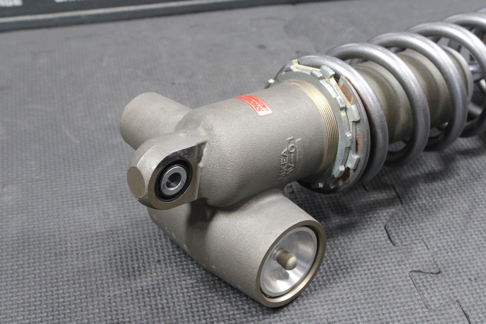 2018 HONDA CRF250R OEM REAR BACK SHOCK ABSORBER SUSPENSION 52400 - K95 - A21 GOOD - hggarage