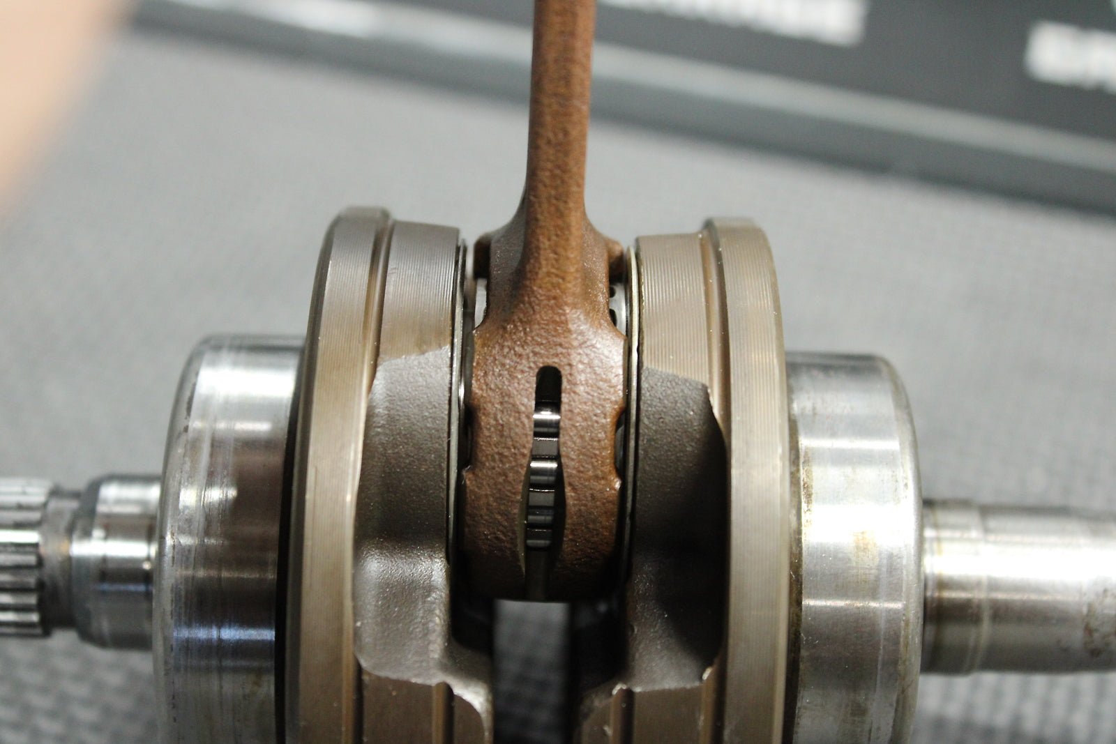 1999KAWASAKI 98 - 00 KX100 OEM Motor Crankshaft Crank Shaft Core! 13031 - 1433 - hggarage