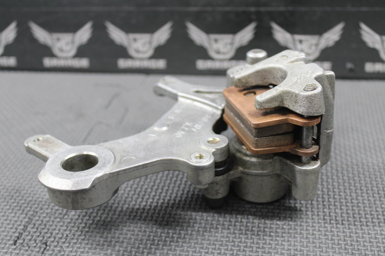 1997 HONDA 97 - 99 CR250R OEM NISSIN REAR BACK BRAKE CALIPER 43150 - KZ3 - B01 NICE! - hggarage