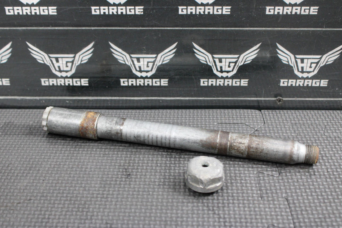 2000 KTM 250 EXC OEM FRONT WHEEL RIM AXLE PIVOT BOLT 50309081100 - hggarage