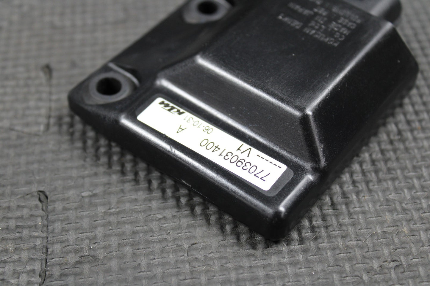 47351002