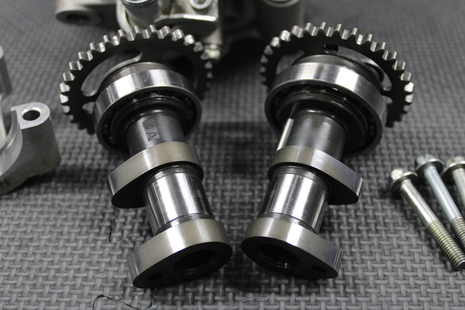 2020 SUZUKI 19 - 25 RMZ250 OEM CYLINDER HEAD VALVES CAMSHAFT CAMS 11100 - 46K00 MINT - hggarage