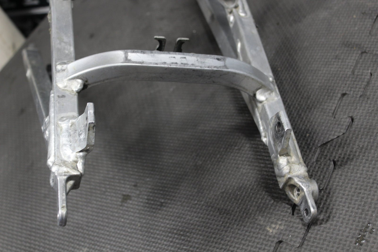 2016 YAMAHA YZ250F OEM REAR BACK SUB FRAME SUBFRAME 1SL - 21190 - 10 - 00 - hggarage