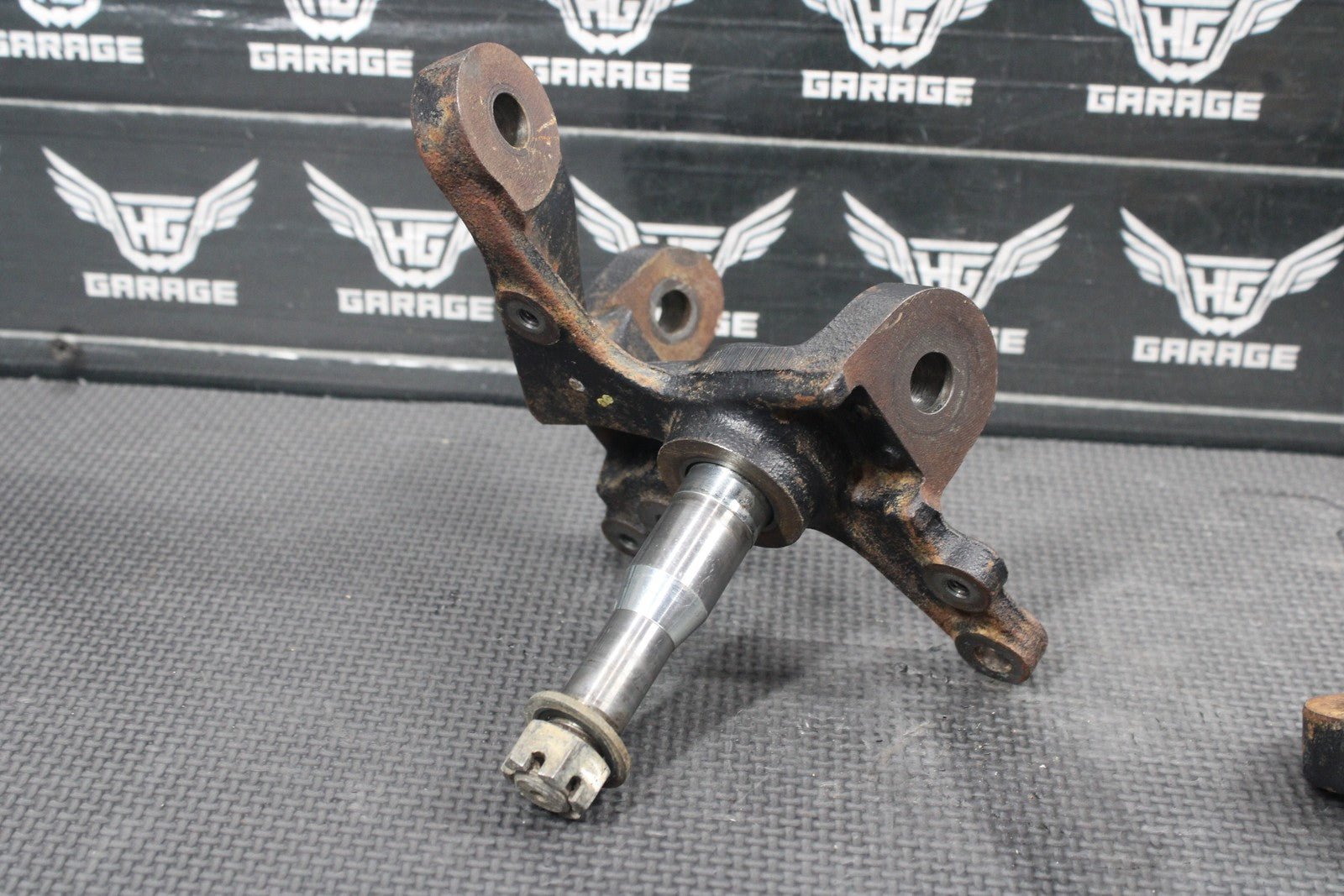 2004 04 - 09 SUZUKI QUADSPORT Z250 OEM FRONT STEERING KNUCKLES SET PAIR GOOD - hggarage