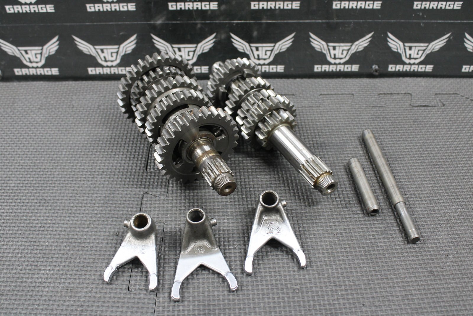 1993 YAMAHA YZ125 OEM 6 SPEED TRANSMISSION TRANNY TRANS GEARBOX SHIFT FORKS GEAR - hggarage