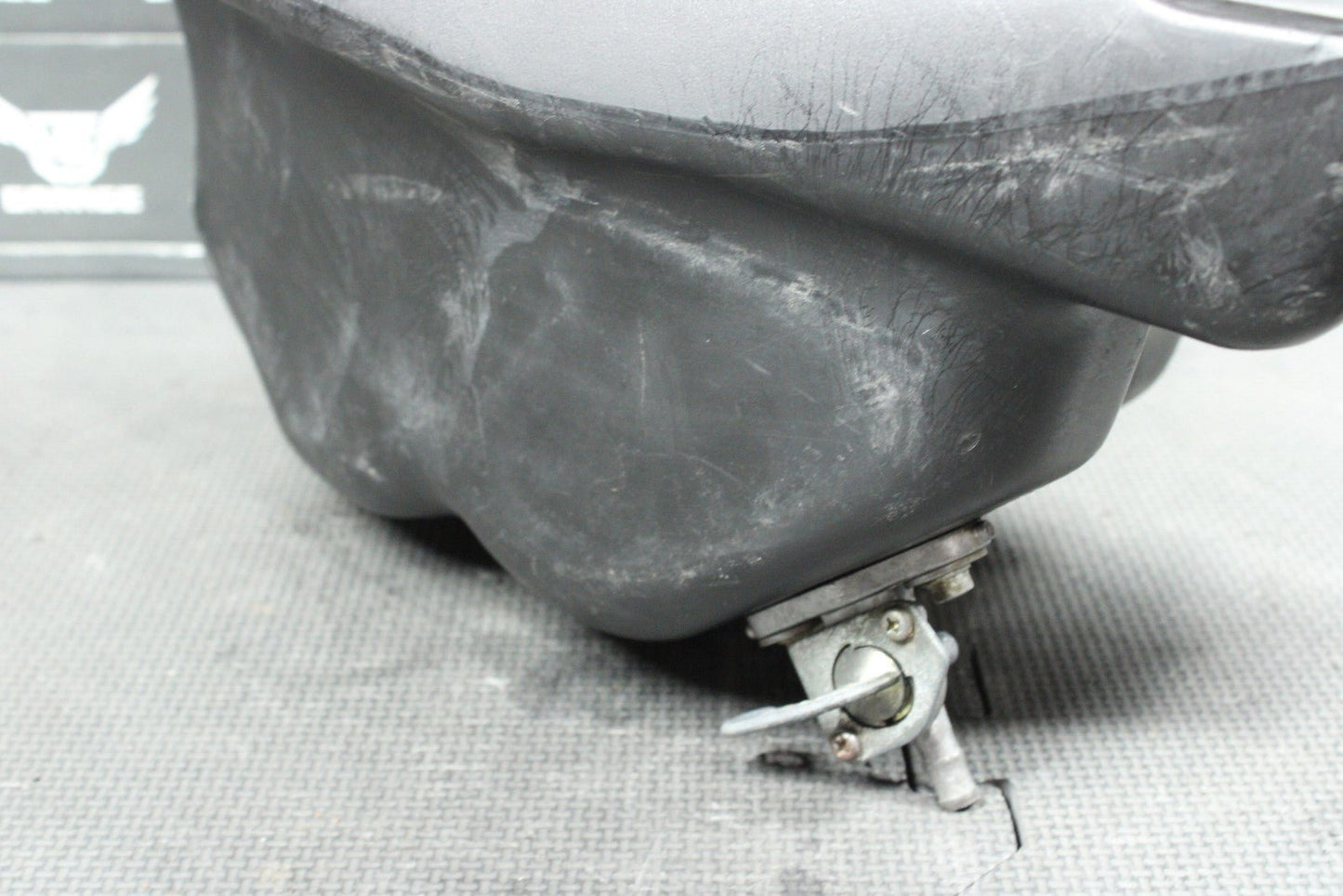 2000 HONDA CR250R OEM GAS FUEL TANK CELL PETROL RESERVOIR GAS TANK 17510 - KZ4 - J20 - hggarage