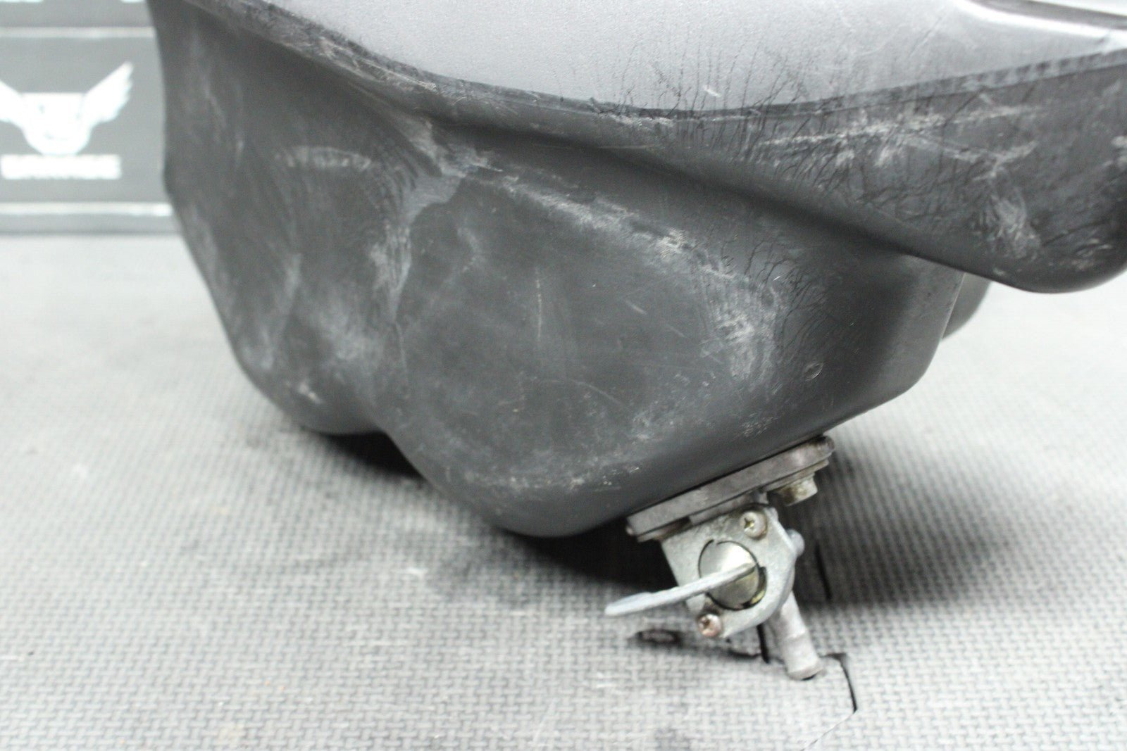 2000 HONDA CR250R OEM GAS FUEL TANK CELL PETROL RESERVOIR GAS TANK 17510 - KZ4 - J20 - hggarage