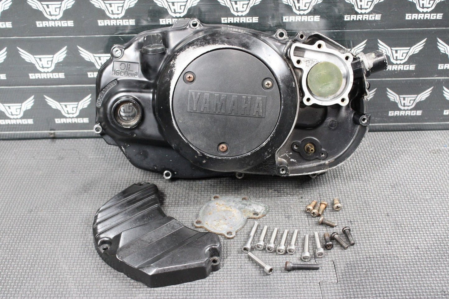 1991 YAMAHA BANSHEE 350 OEM ENGINE MOTOR RIGHT SIDE CLUTCH COVER 2GU - 15421 - 00 - 00 - hggarage