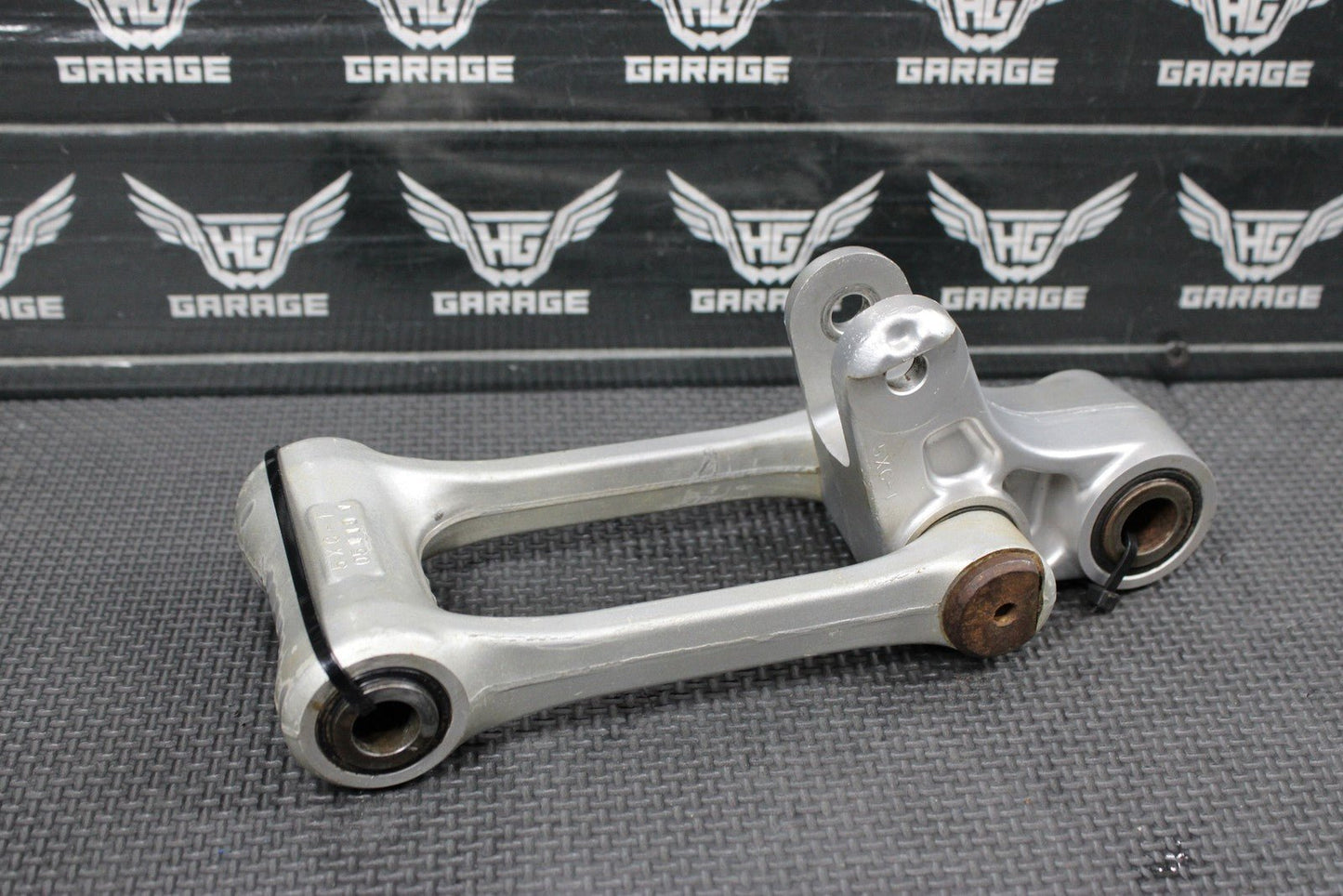 2006 YAMAHA YZ450F OEM REAR SHOCK LINKAGE LINKS RELAY ARM 5XC - 2217A - 90 - 00 - hggarage