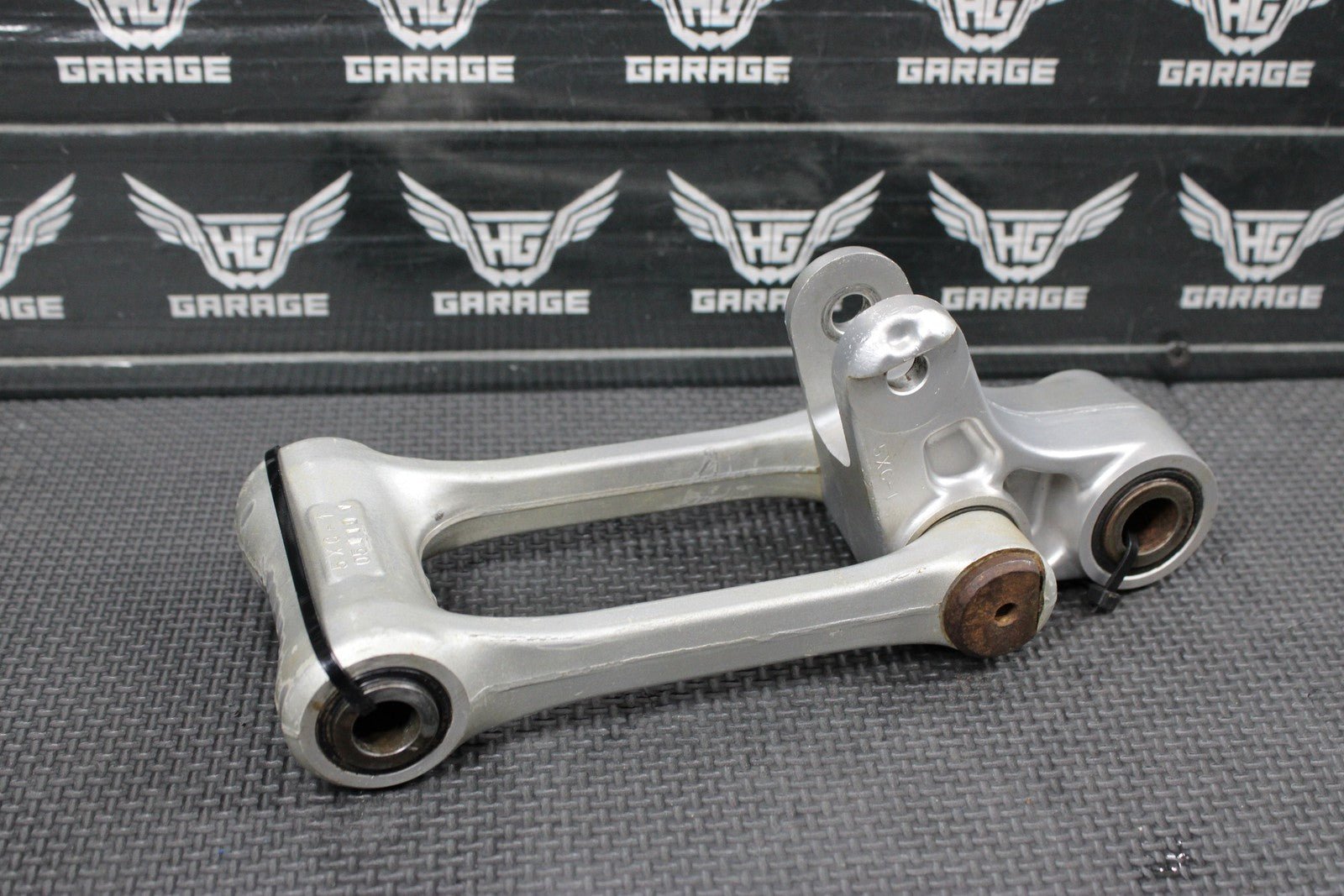 2006 YAMAHA YZ450F OEM REAR SHOCK LINKAGE LINKS RELAY ARM 5XC - 2217A - 90 - 00 - hggarage