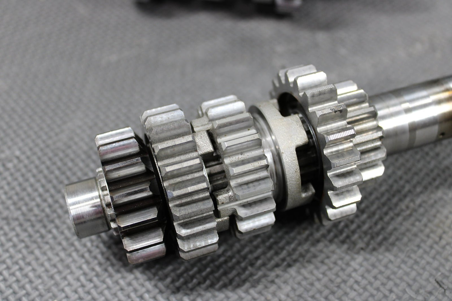 2008 YAMAHA YZ450F OEM ENGINE TRANSMISSION TRANNY ASSEMBLY GEARS - hggarage
