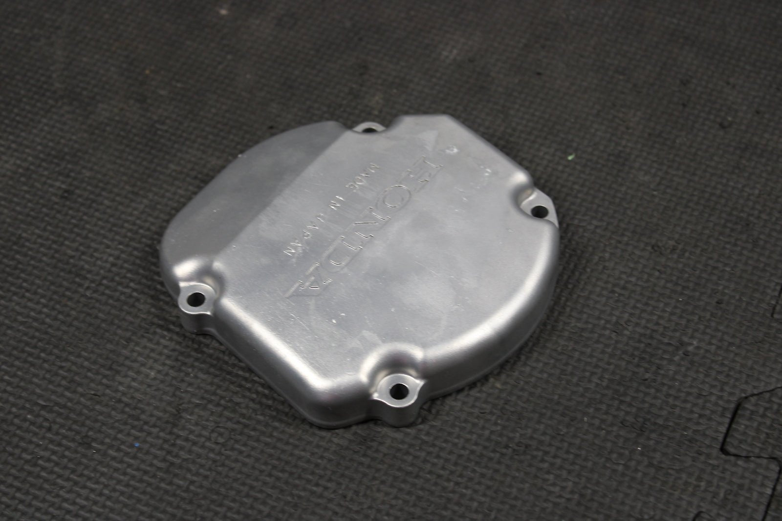 2003 Honda 02 - 07 CR250R Engine Motor Stator Generator Magneto Cover 11351 - KZ3 - L2 - hggarage