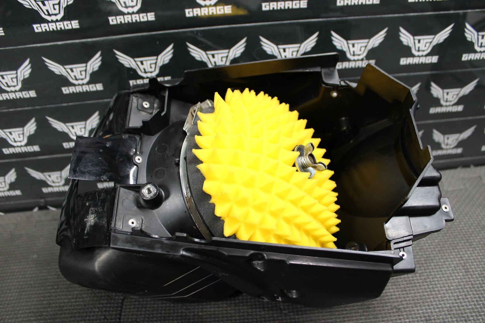 2018 YAMAHA YZ65 OEM AIRBOX AIR CLEANER FILTER BOX INTAKE BOOT BR8 - 14401 - 00 - 00 - hggarage