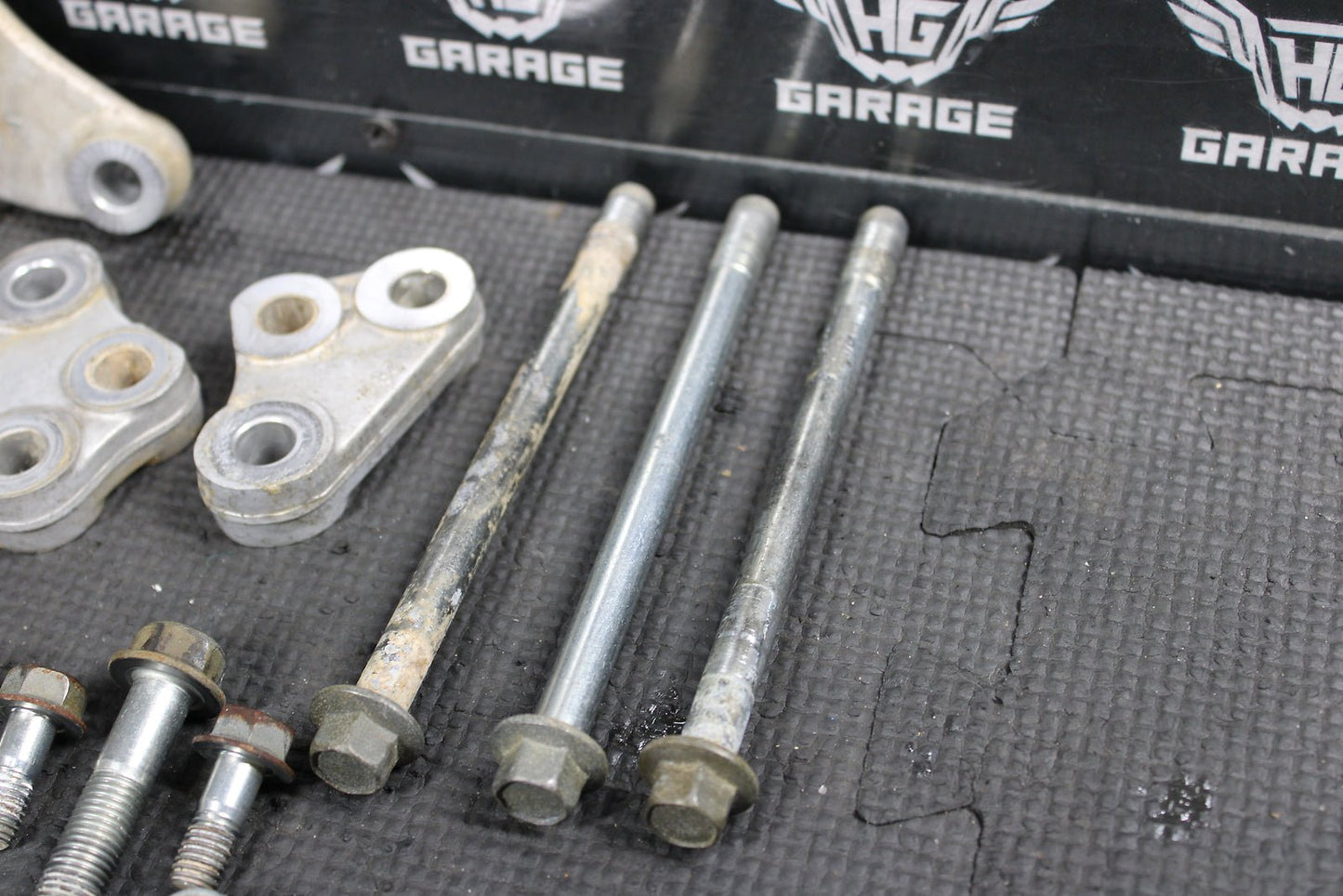 2012 SUZUKI 08 - 12 RMZ450 2008 RMZ450Z OEM ENGINE MOTOR MOUNT STAY BRACKETS - hggarage
