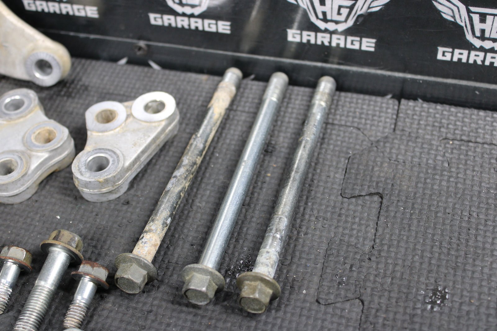 2012 SUZUKI 08 - 12 RMZ450 2008 RMZ450Z OEM ENGINE MOTOR MOUNT STAY BRACKETS - hggarage