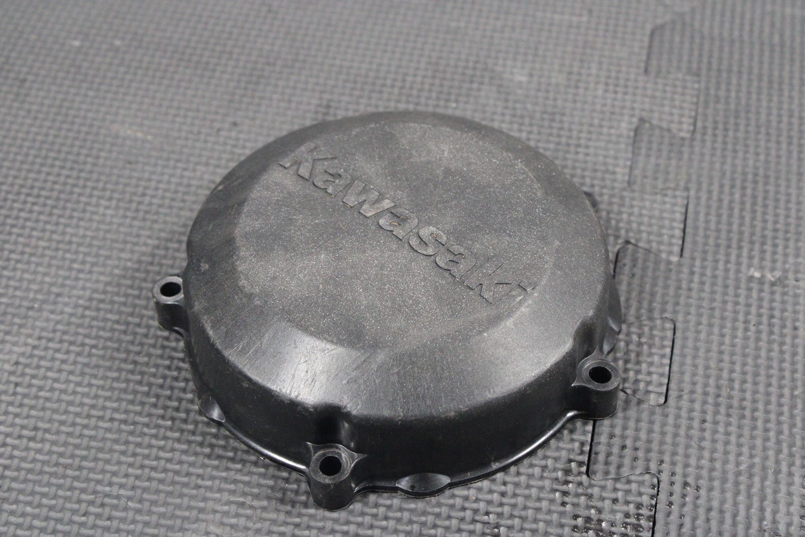 1986 KAWASAKI 86 - 87 KDX200 ENGINE RIGHT SIDE STATOR GENERATOR MAGNETO COVER - hggarage