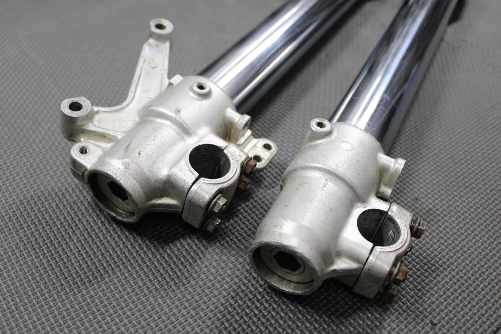 1996 KAWASAKI KX125 OEM RIGHT LEFT FRONT SUSPENSION FORKS SHOCKS PARTS / REPAIR - hggarage