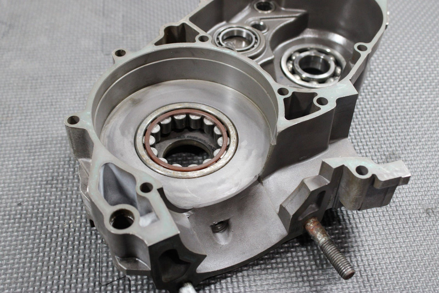 2000 KTM 250 EXC OEM LEFT RIGHT ENGINE MOTOR CRANKCASE CRANK CASES BLOCK - hggarage