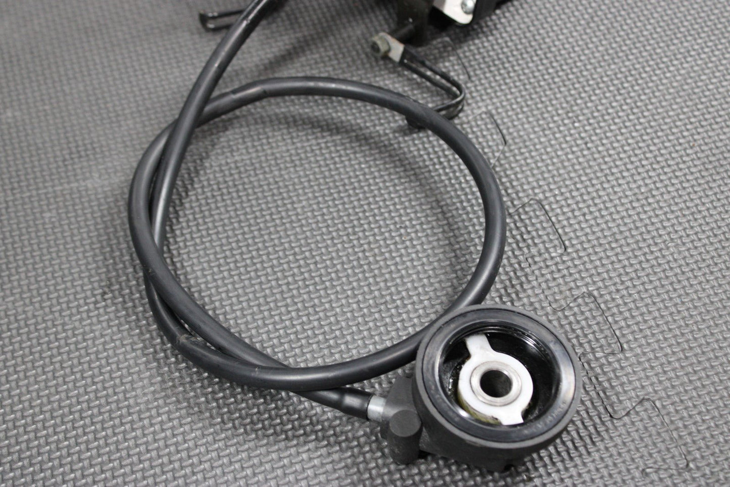 2005 SUZUKI DR200SE SPEED DRIVE GEAR HUB WITH CABLE SPEEDOMETER GAUGE CLUSTER - hggarage