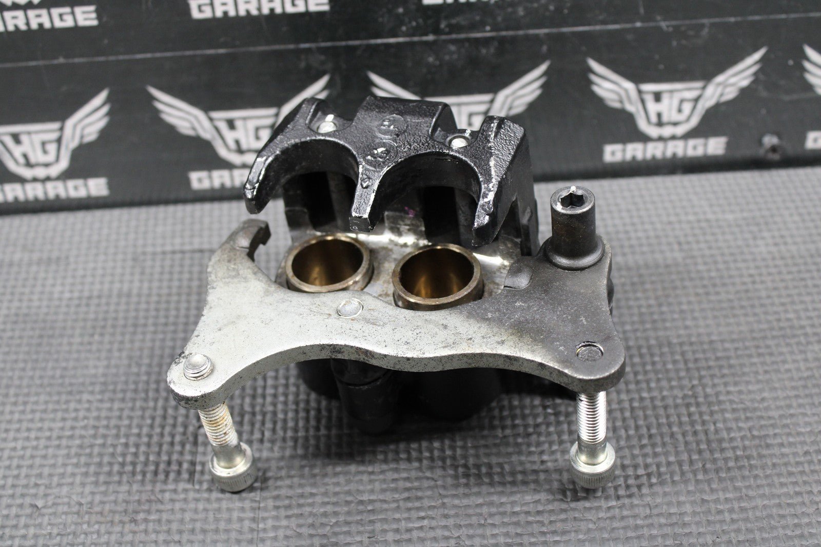 2009 2010 KAWASAKI KLX250SF OEM FRONT BRAKE CALIPER & BRACKET 43080 - 0064 - 25S - hggarage