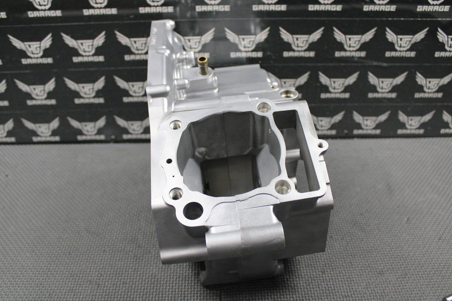 2019 SUZUKI 19 - 25 RMZ250 OEM LEFT RIGHT ENGINE CRANKCASE CRANK CASES BLOCK MINT! - hggarage