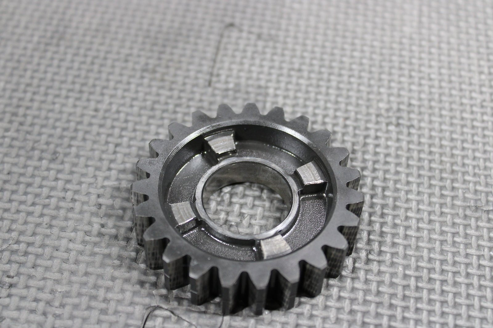1999 HONDA CR500R OEM TRANSMISSION COUNTER SHAFT 3RD GEAR 23T 23451 - ML3 - 000 - hggarage