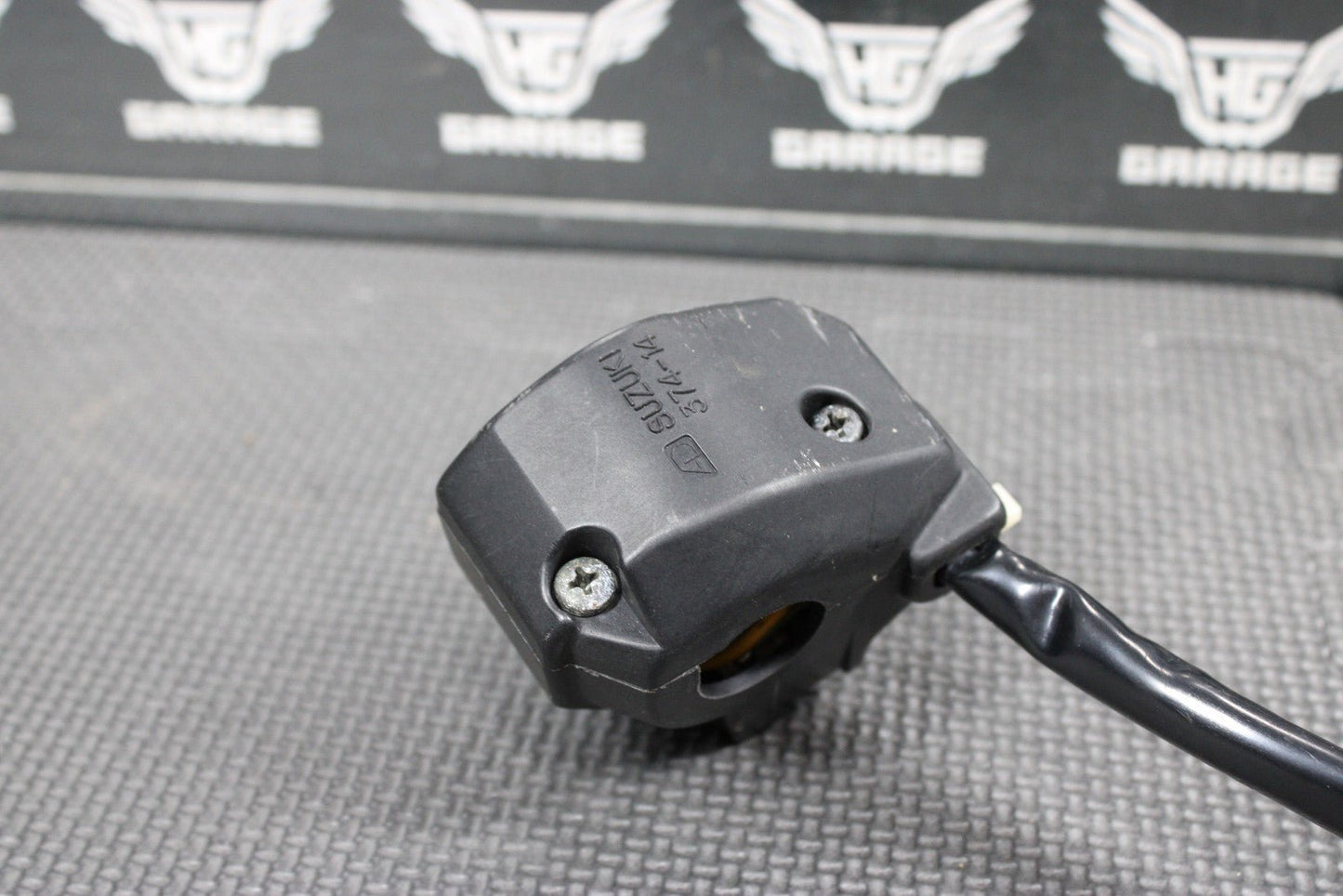 2005 SUZUKI 96 - 09 DR200SE OEM HANDLEBAR HORN HIGH LOW BEAM SWITCH CONTROL BUTTON - hggarage