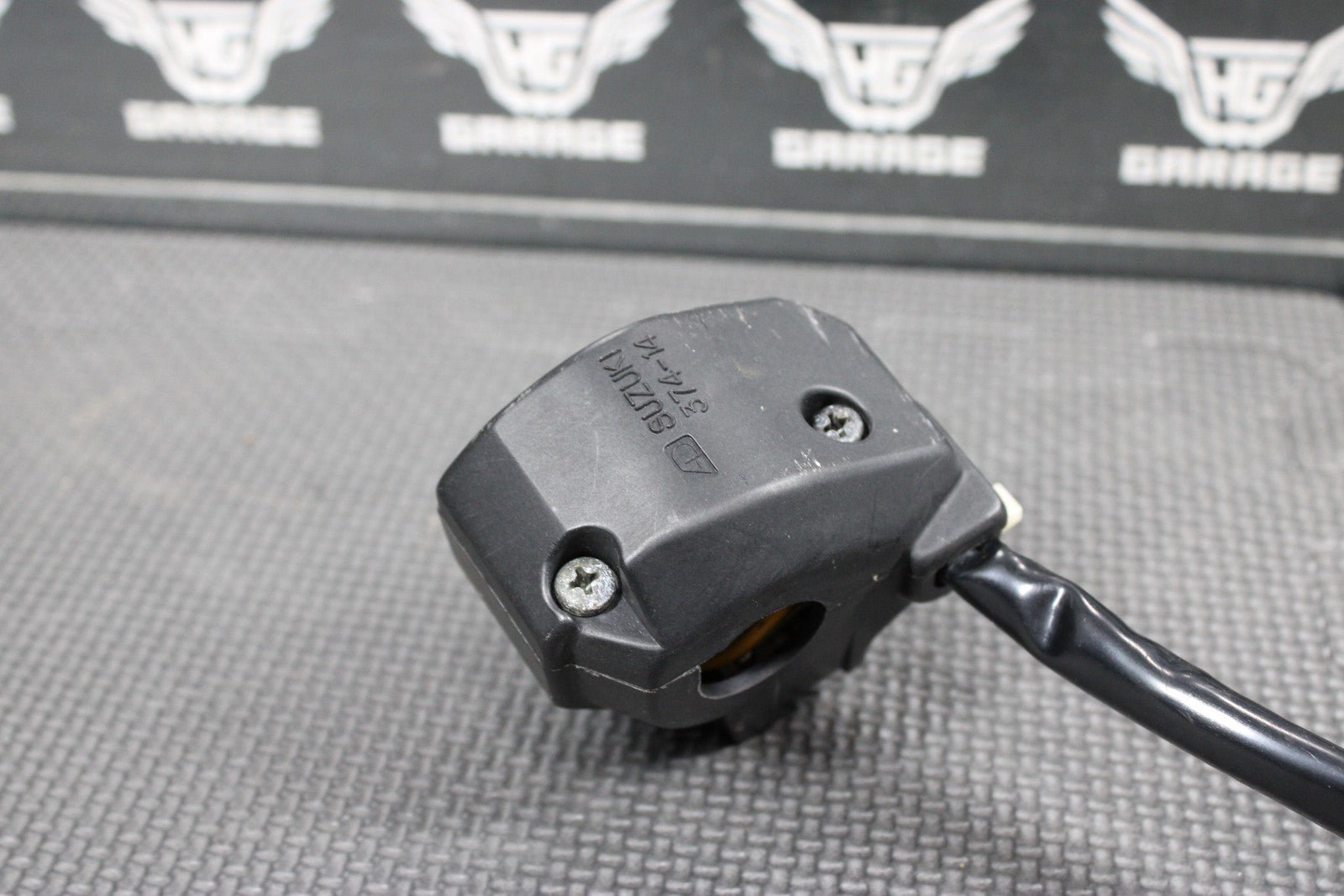 2005 SUZUKI 96 - 09 DR200SE OEM HANDLEBAR HORN HIGH LOW BEAM SWITCH CONTROL BUTTON - hggarage