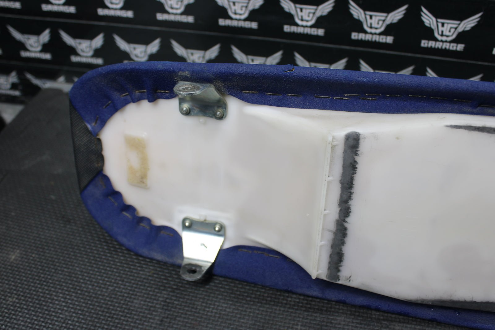 2008 SUZUKI RMZ250 OEM SEAT SADDLE 45100 - 10H01 - FNN - hggarage