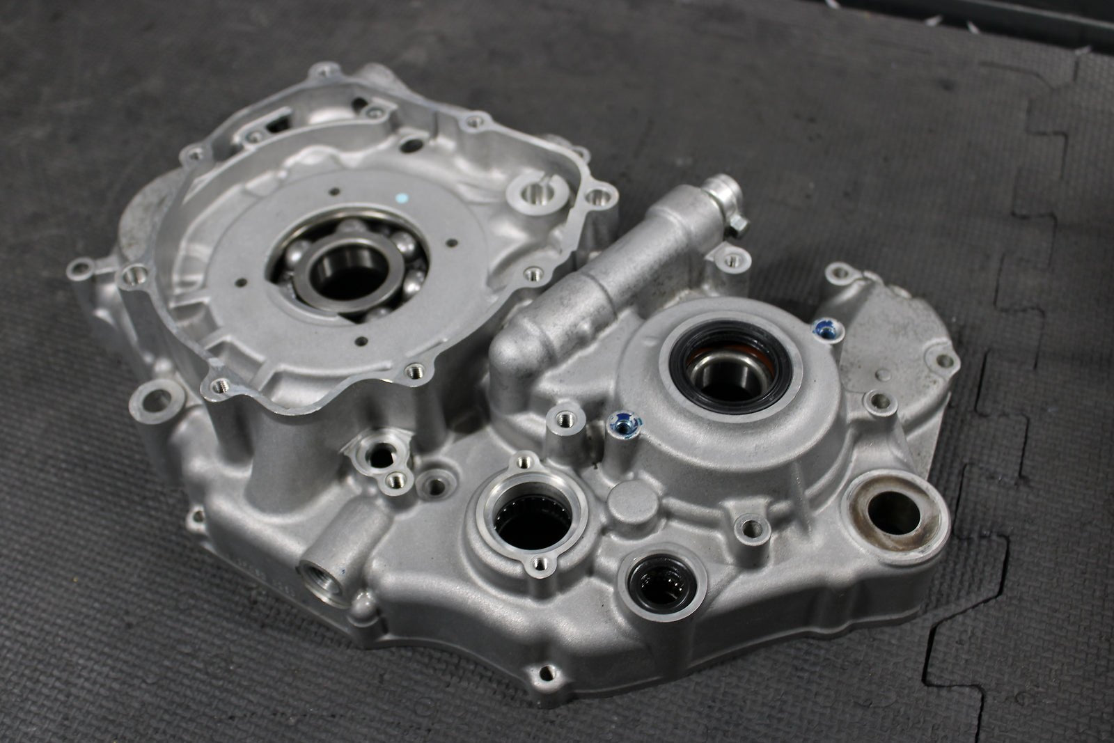 2013 SUZUKI DRZ400 DRZ400E DRZ400S DRZ400SM OEM LEFT RIGHT ENGINE MOTOR CRANKCAS - hggarage