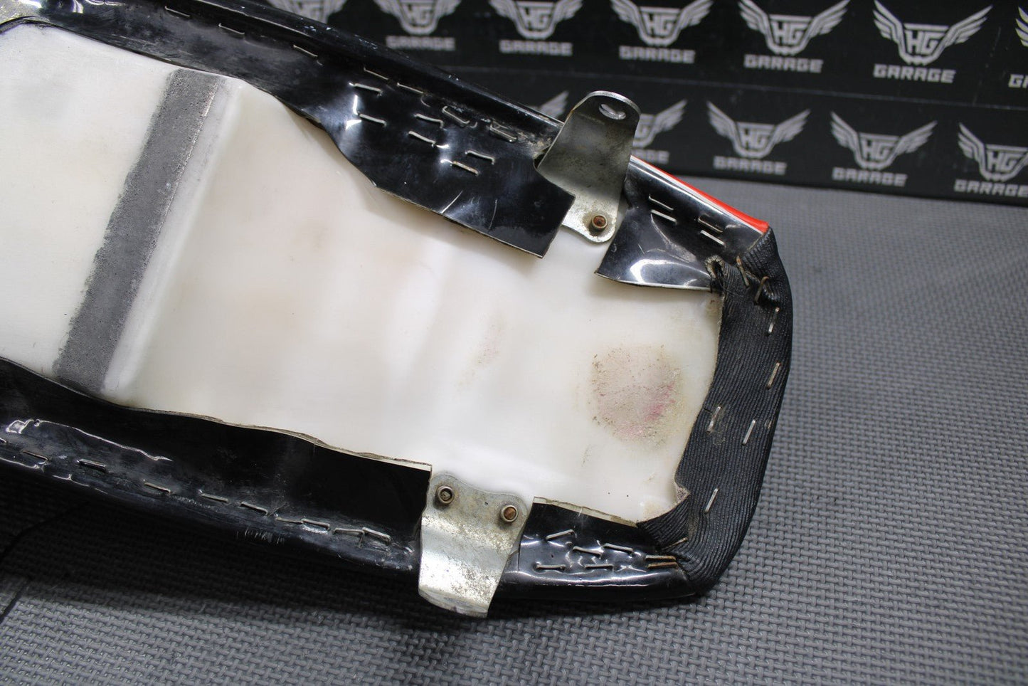 2001 HONDA CR125R CR250R OEM SEAT SADDLE FACTORY EFFEX COVER 77100 - KZ3 - J30 - hggarage