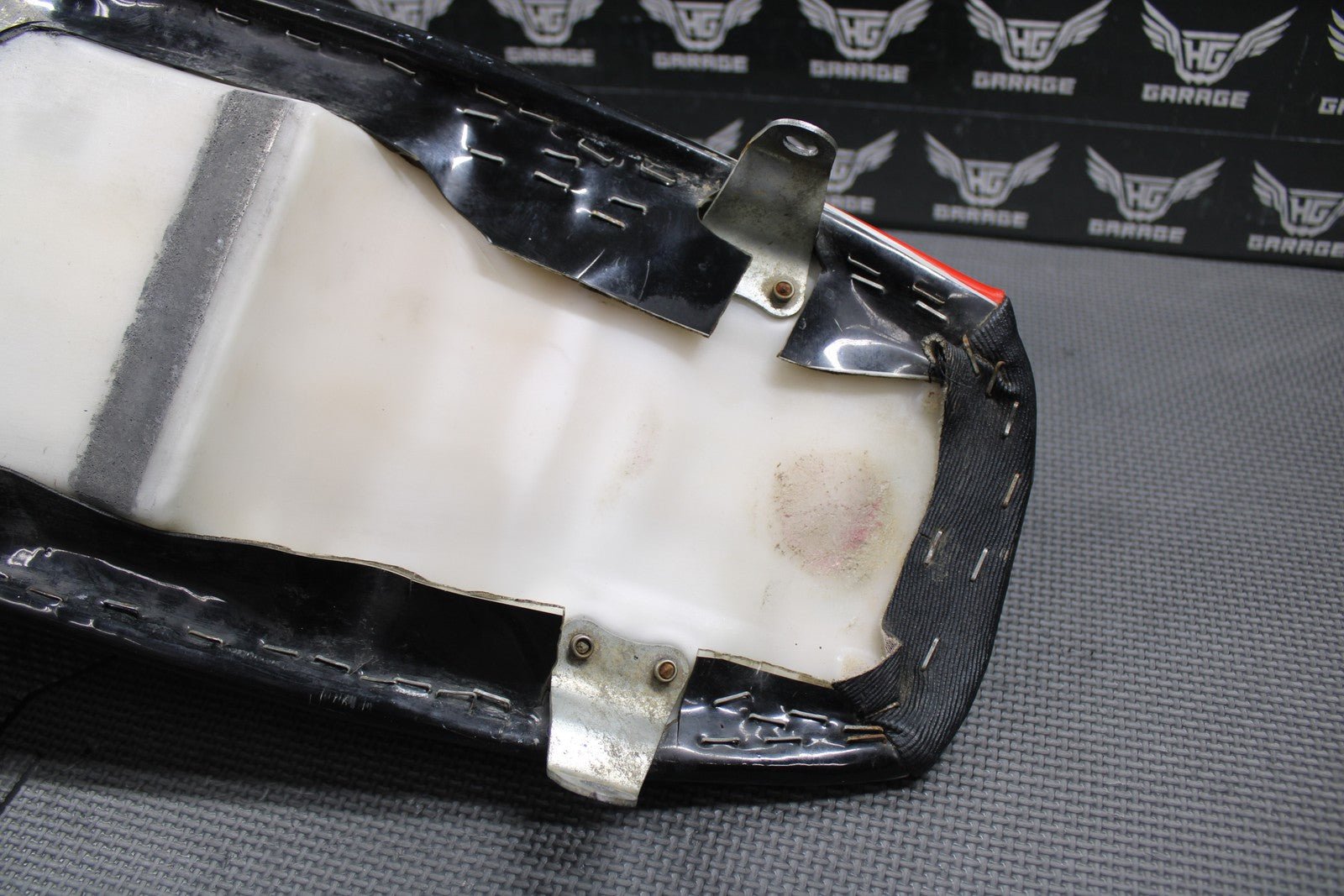 2001 HONDA CR125R CR250R OEM SEAT SADDLE FACTORY EFFEX COVER 77100 - KZ3 - J30 - hggarage