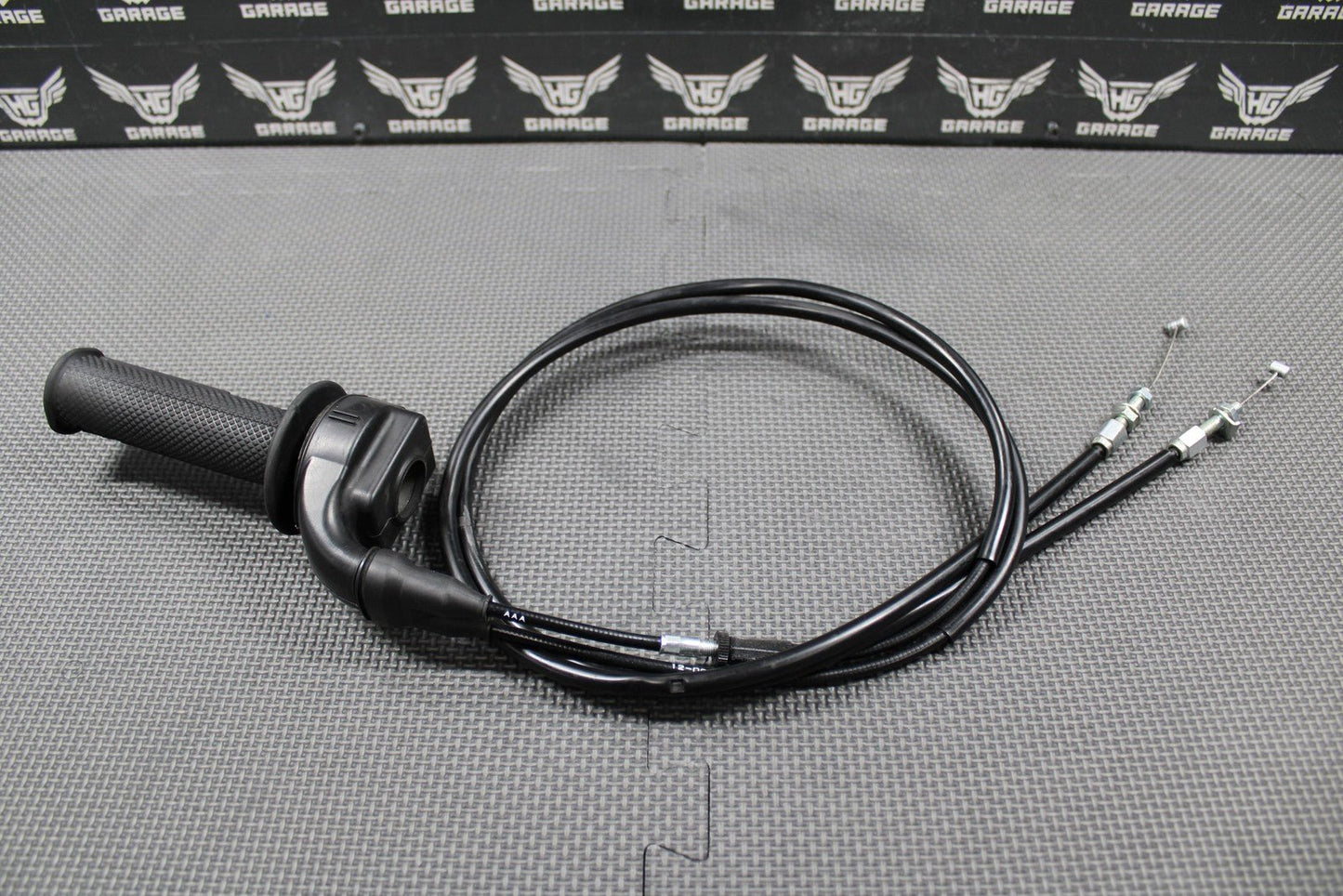 2022 KAWASAKI 21 - 22 KX250 KX250X OEM TWIST THROTTLE HOUSING TUBE CABLES GOOD! - hggarage